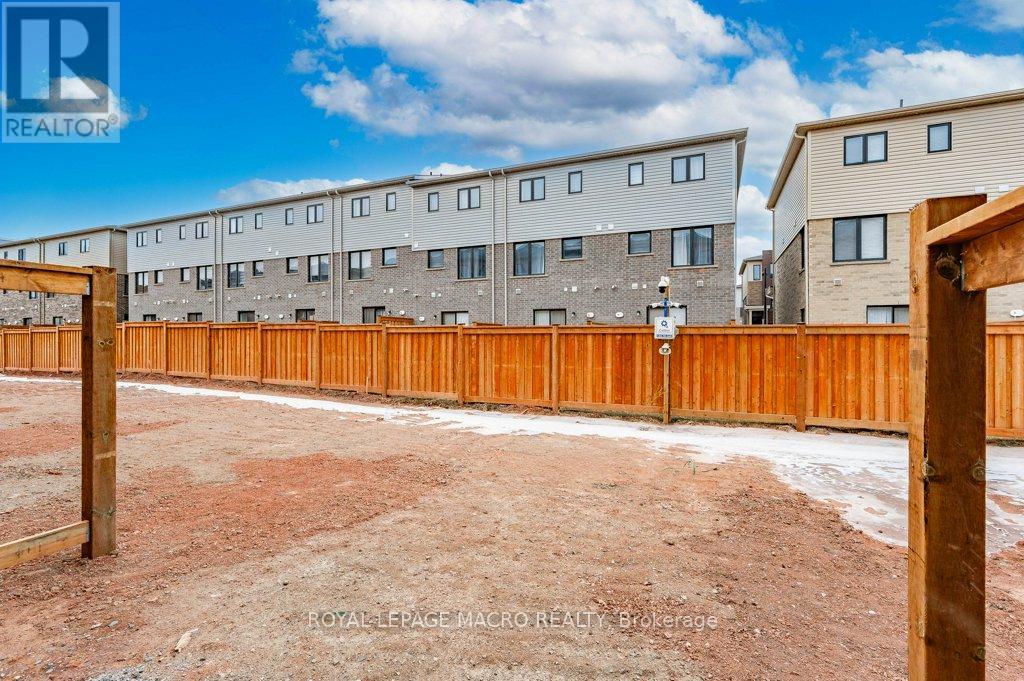 Photo 33 of 15 B Bingham Road, Hamilton ON