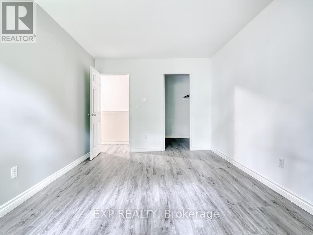 Photo 11 of 176 17 Old Pine Trail, St Catharines ON