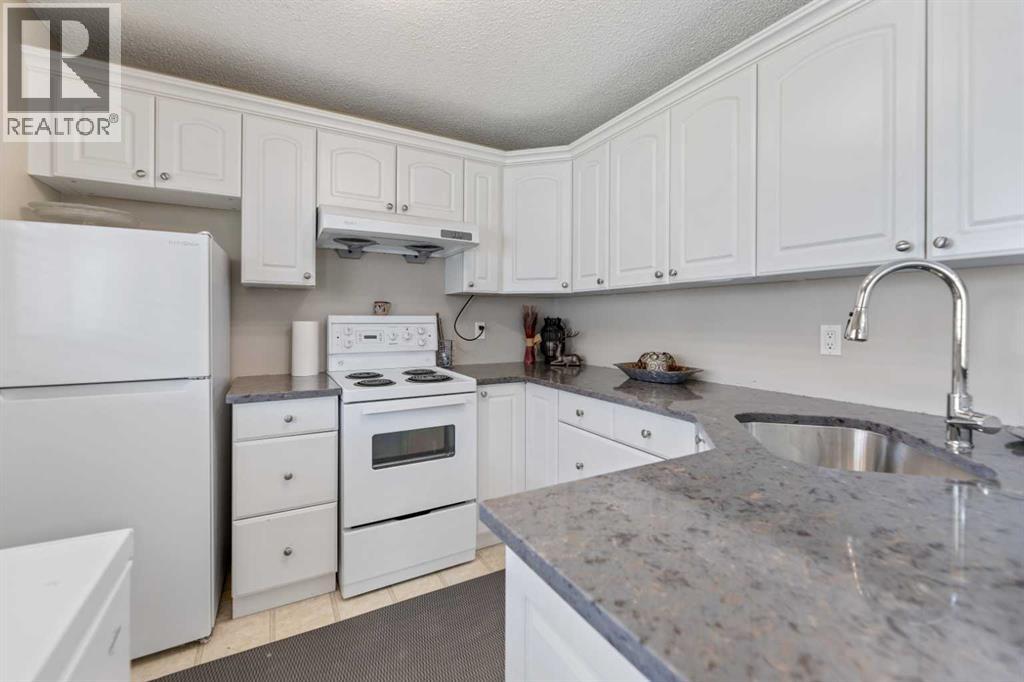 Single Family House for Sale in  Coral Reef Manor NE Coral Springs Calgary 