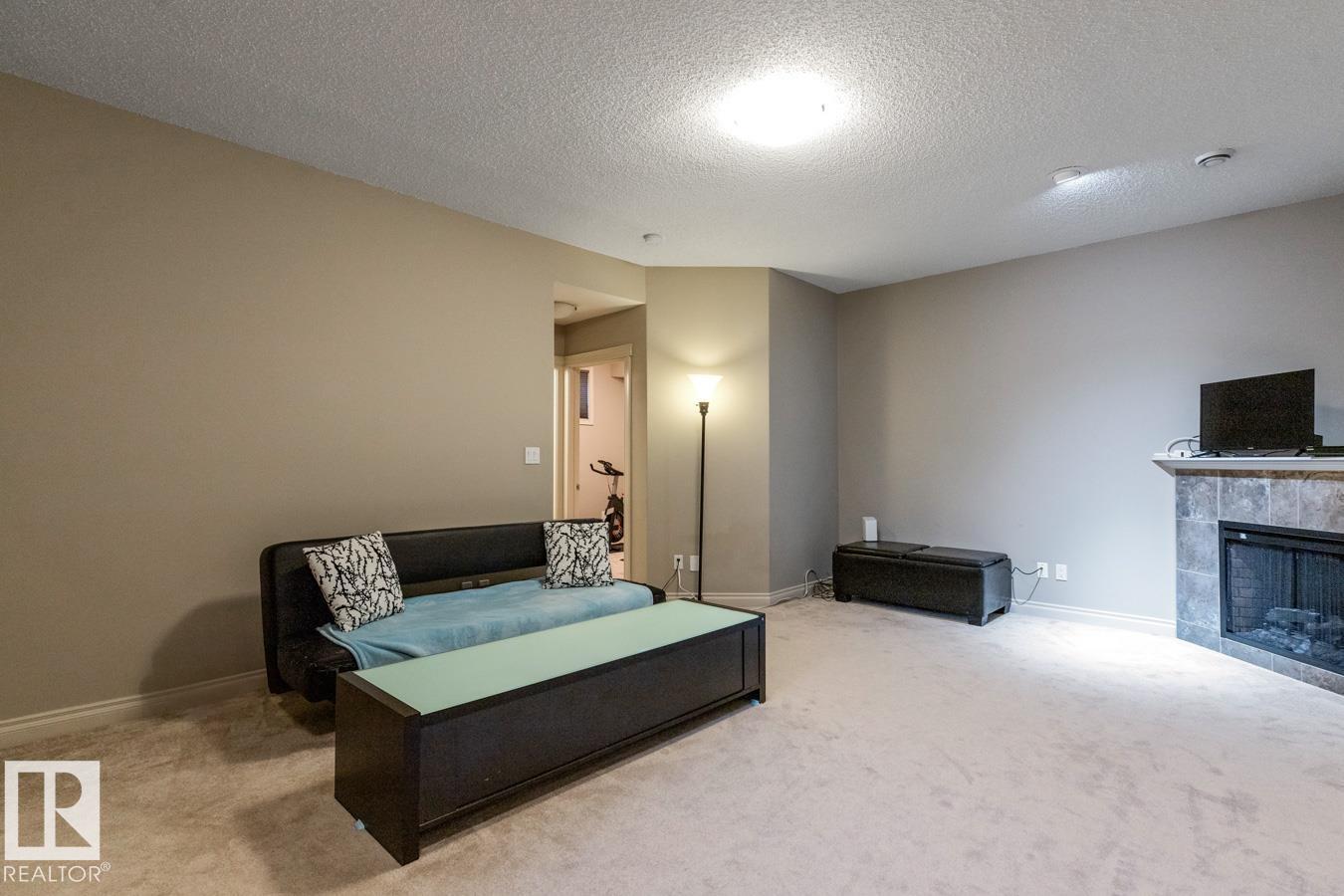 Photo 3 of 21 12610 15 Av Sw, Edmonton AB