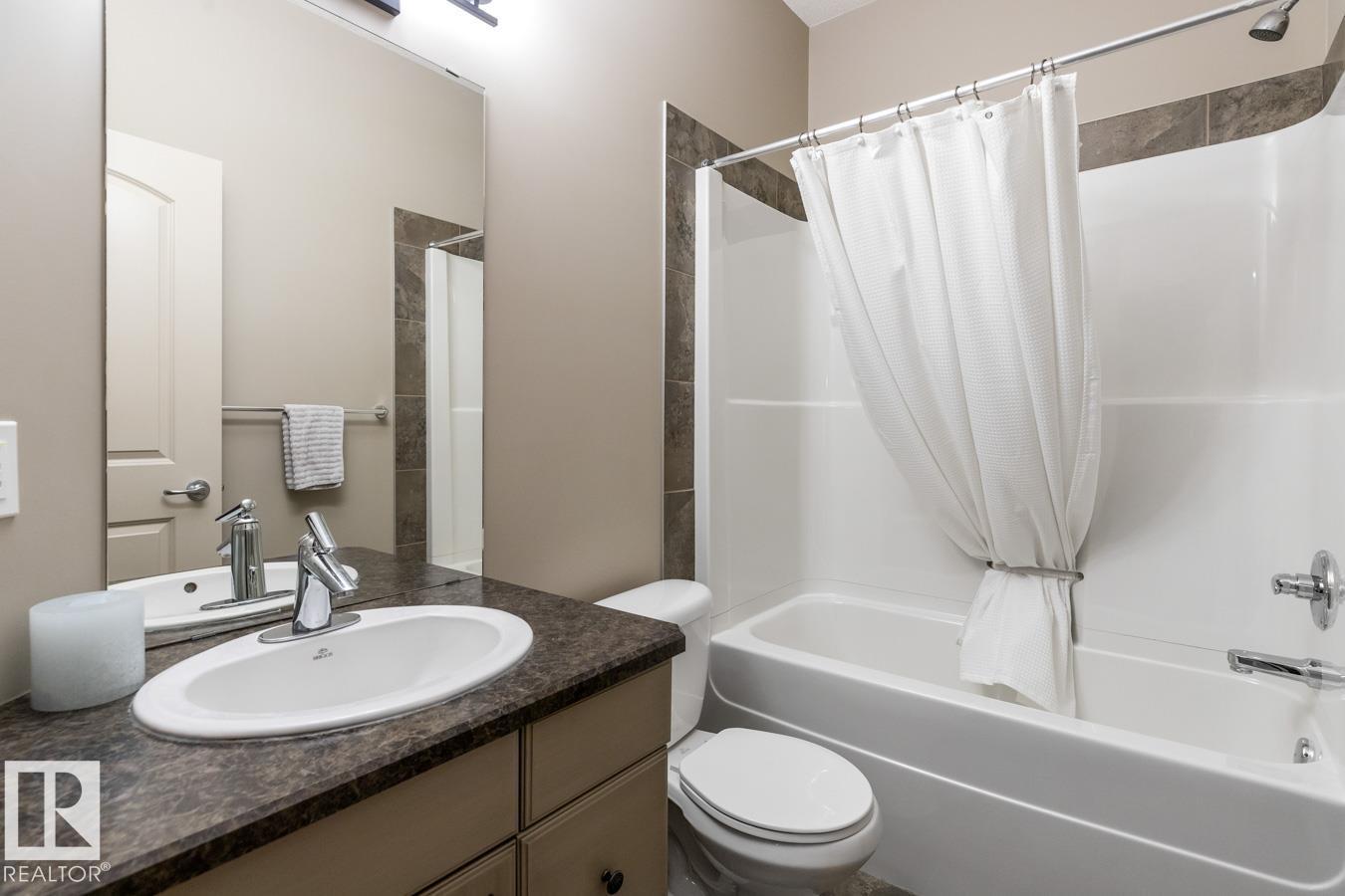 Photo 11 of 21 12610 15 Av Sw, Edmonton AB