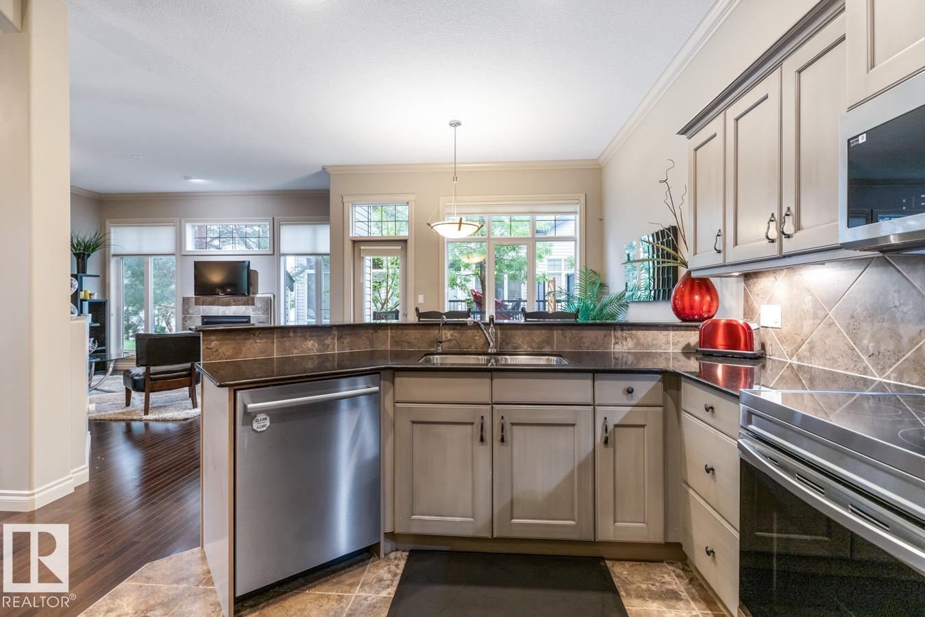 Photo 20 of 21 12610 15 Av Sw, Edmonton AB