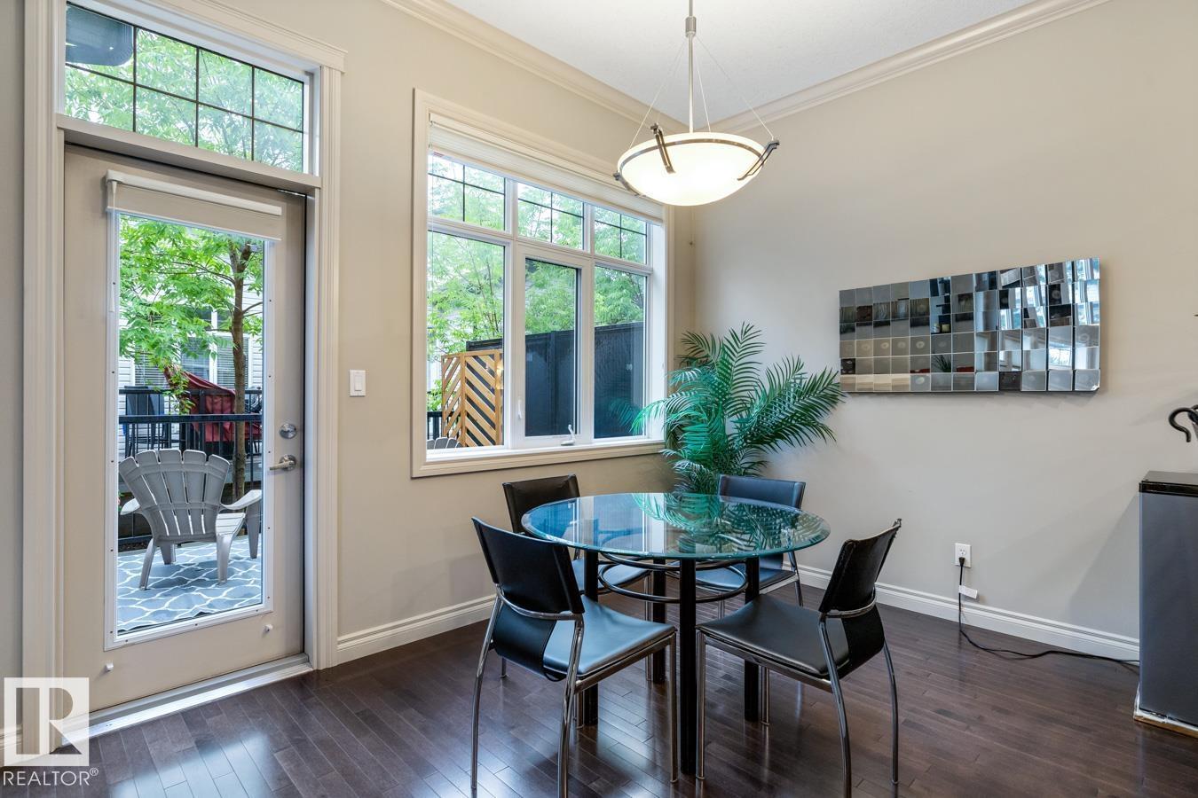Photo 10 of 21 12610 15 Av Sw, Edmonton AB