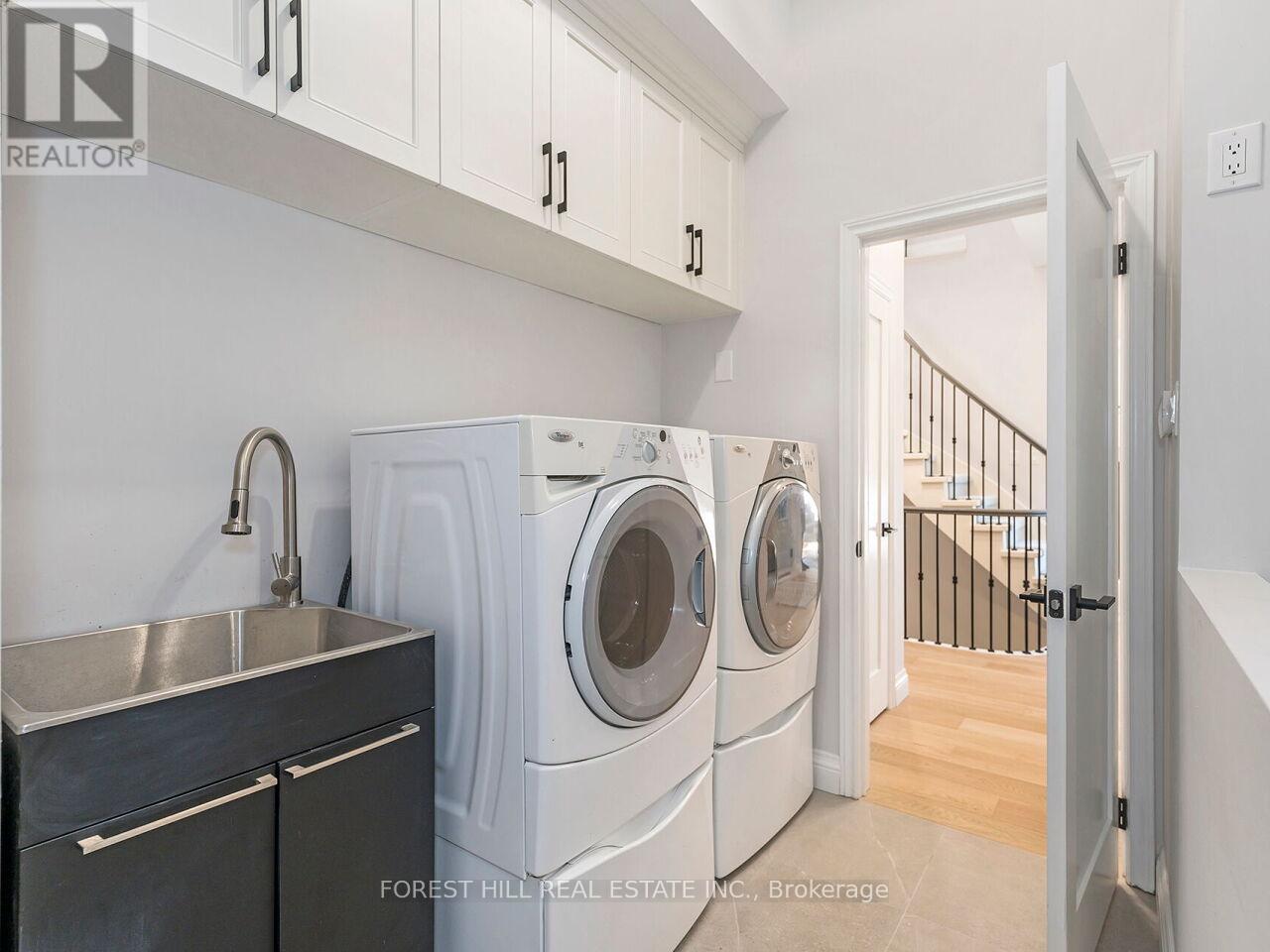 Photo 16 of 1092 Shaw Drive, Mississauga ON