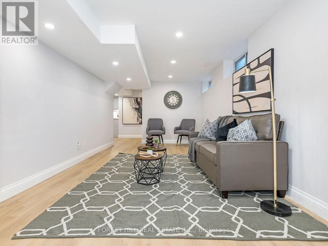 Photo 32 of 1092 Shaw Drive, Mississauga ON