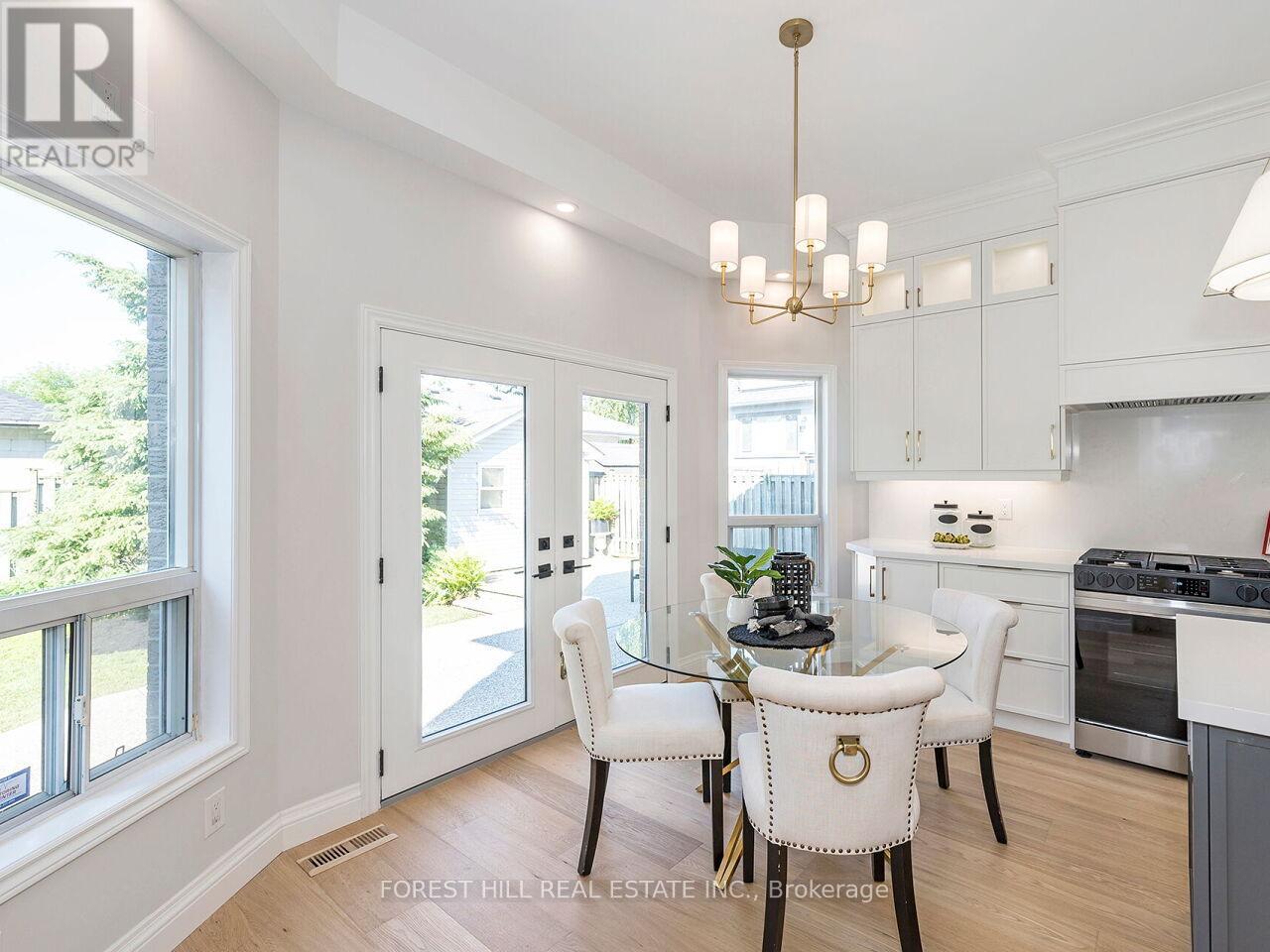 Photo 8 of 1092 Shaw Drive, Mississauga ON