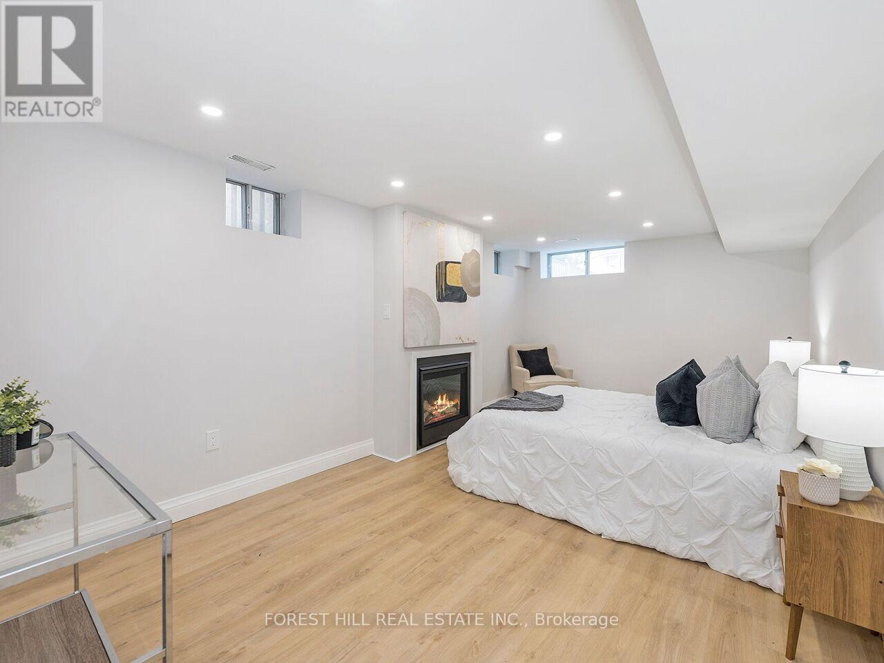 Photo 34 of 1092 Shaw Drive, Mississauga ON
