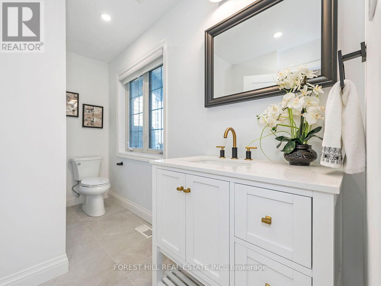 Photo 19 of 1092 Shaw Drive, Mississauga ON
