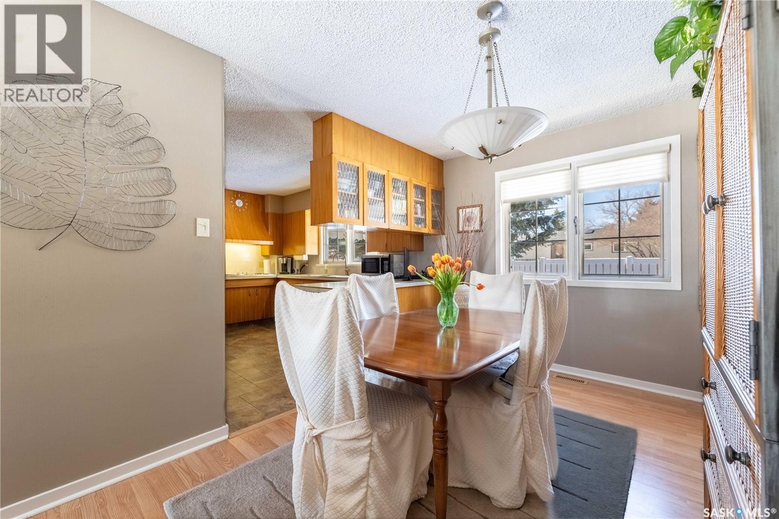 Photo 14 of 1341 King Crescent, Moose Jaw SK
