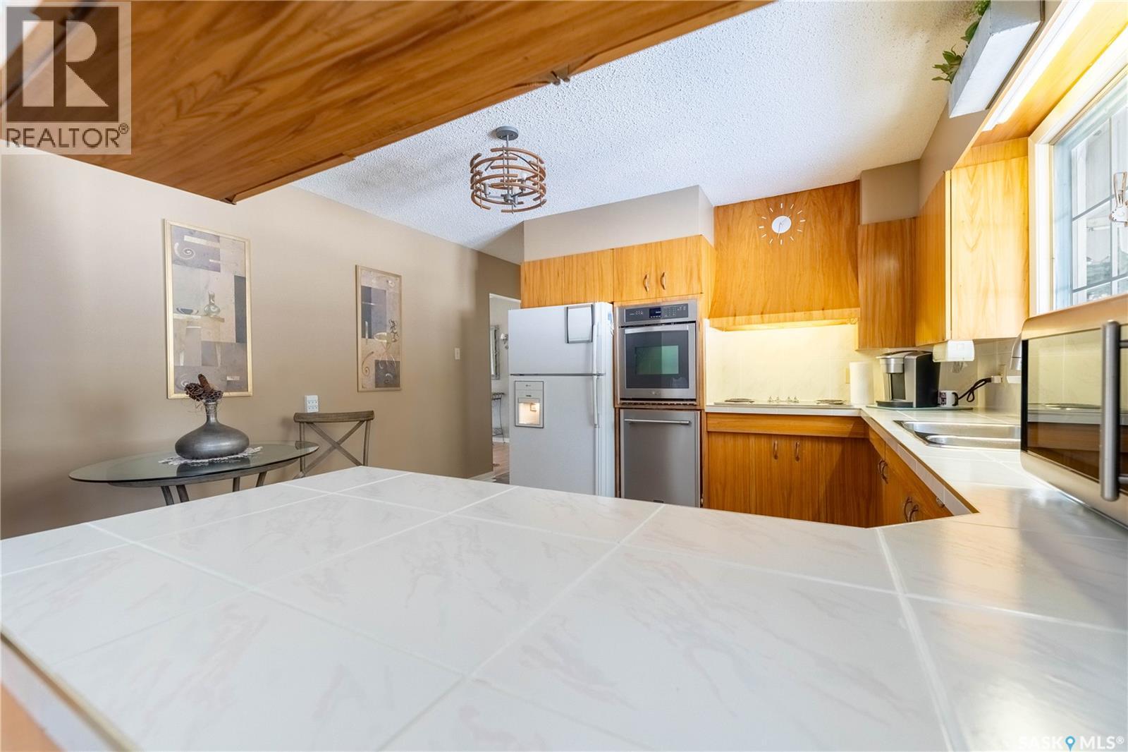 Photo 16 of 1341 King Crescent, Moose Jaw SK