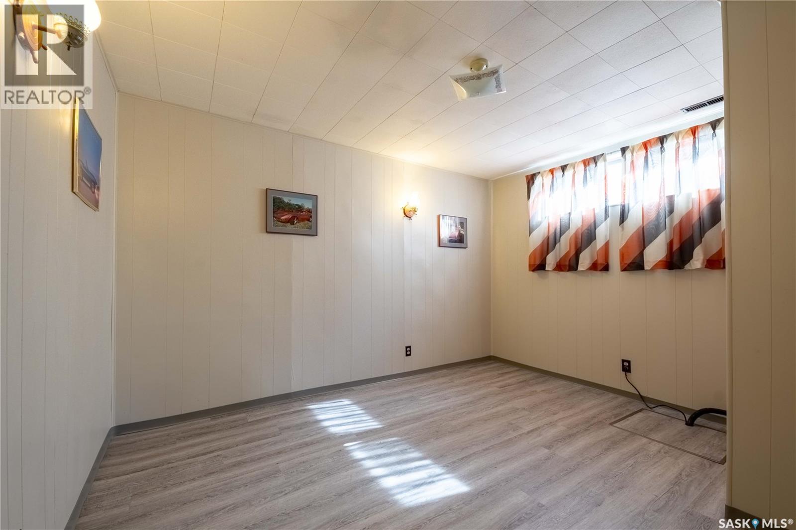 Photo 40 of 1341 King Crescent, Moose Jaw SK