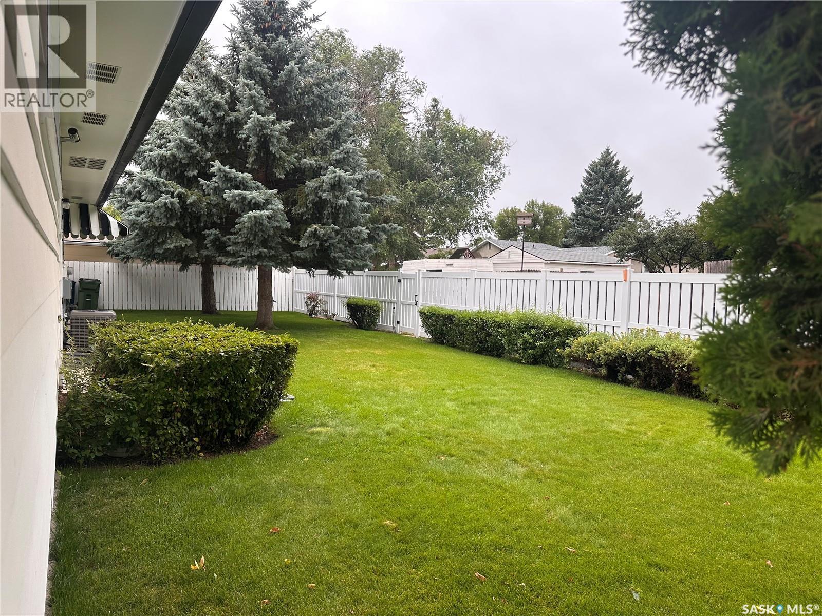 Photo 46 of 1341 King Crescent, Moose Jaw SK