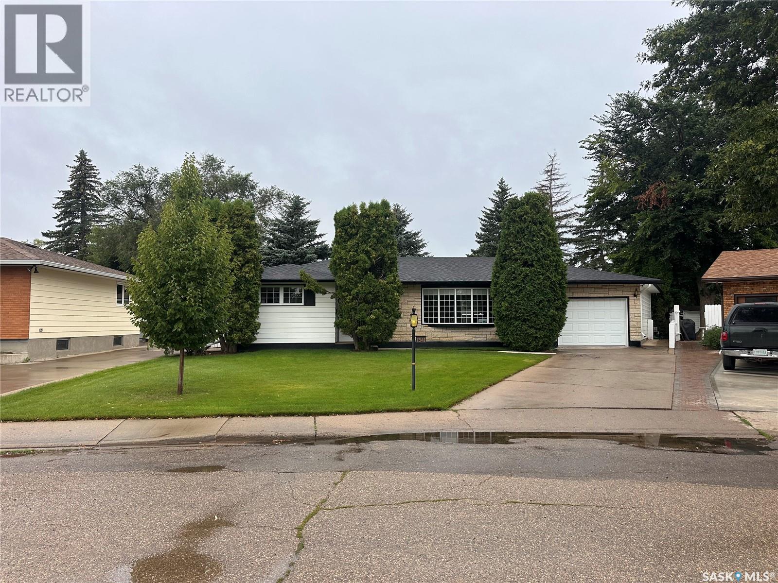 Photo 49 of 1341 King Crescent, Moose Jaw SK