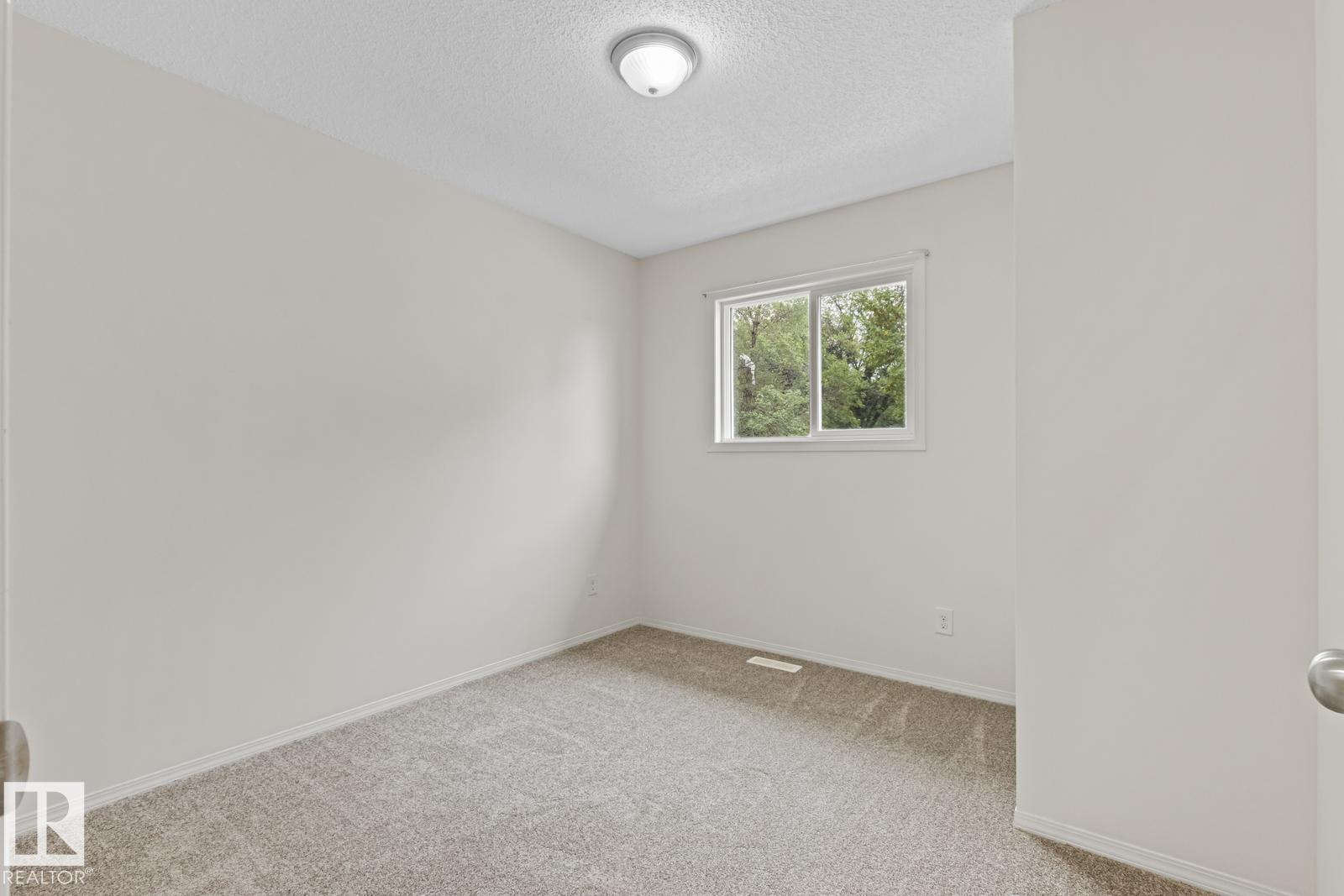 Photo 8 of 11406 85 St Nw, Edmonton AB
