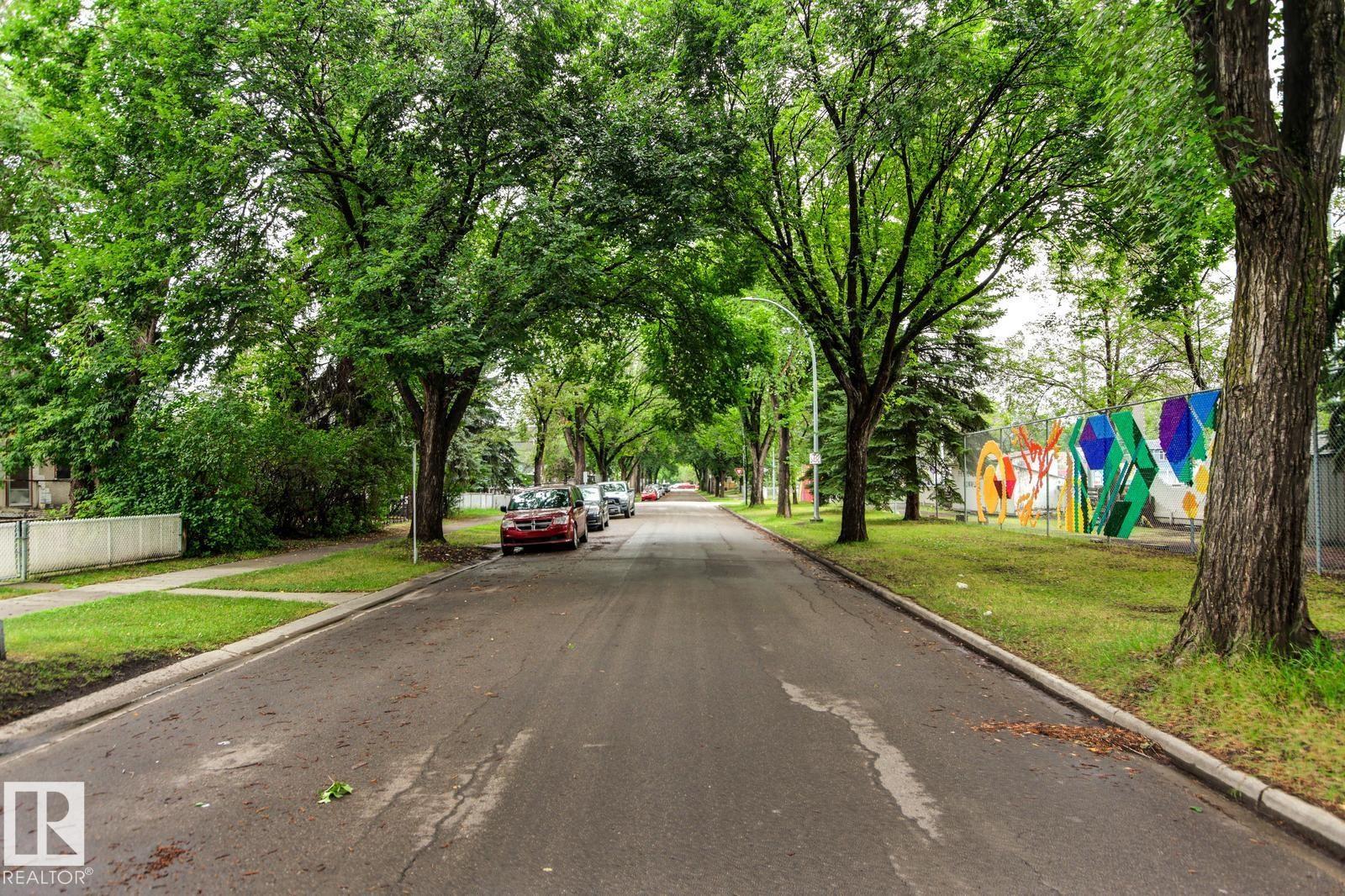 Photo 45 of 11406 85 St Nw, Edmonton AB