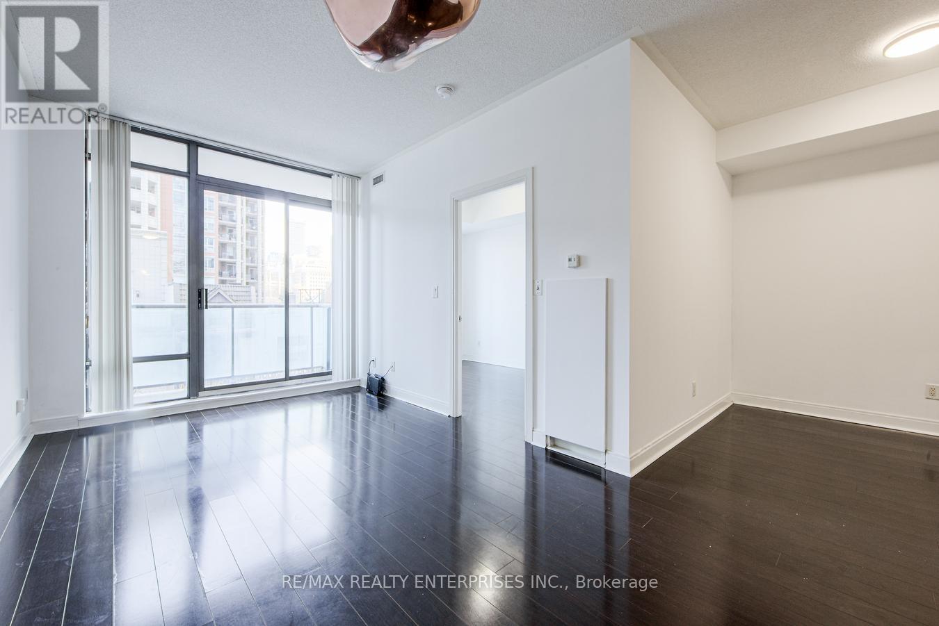 Photo 24 of 315 18 Yorkville Avenue, Toronto ON