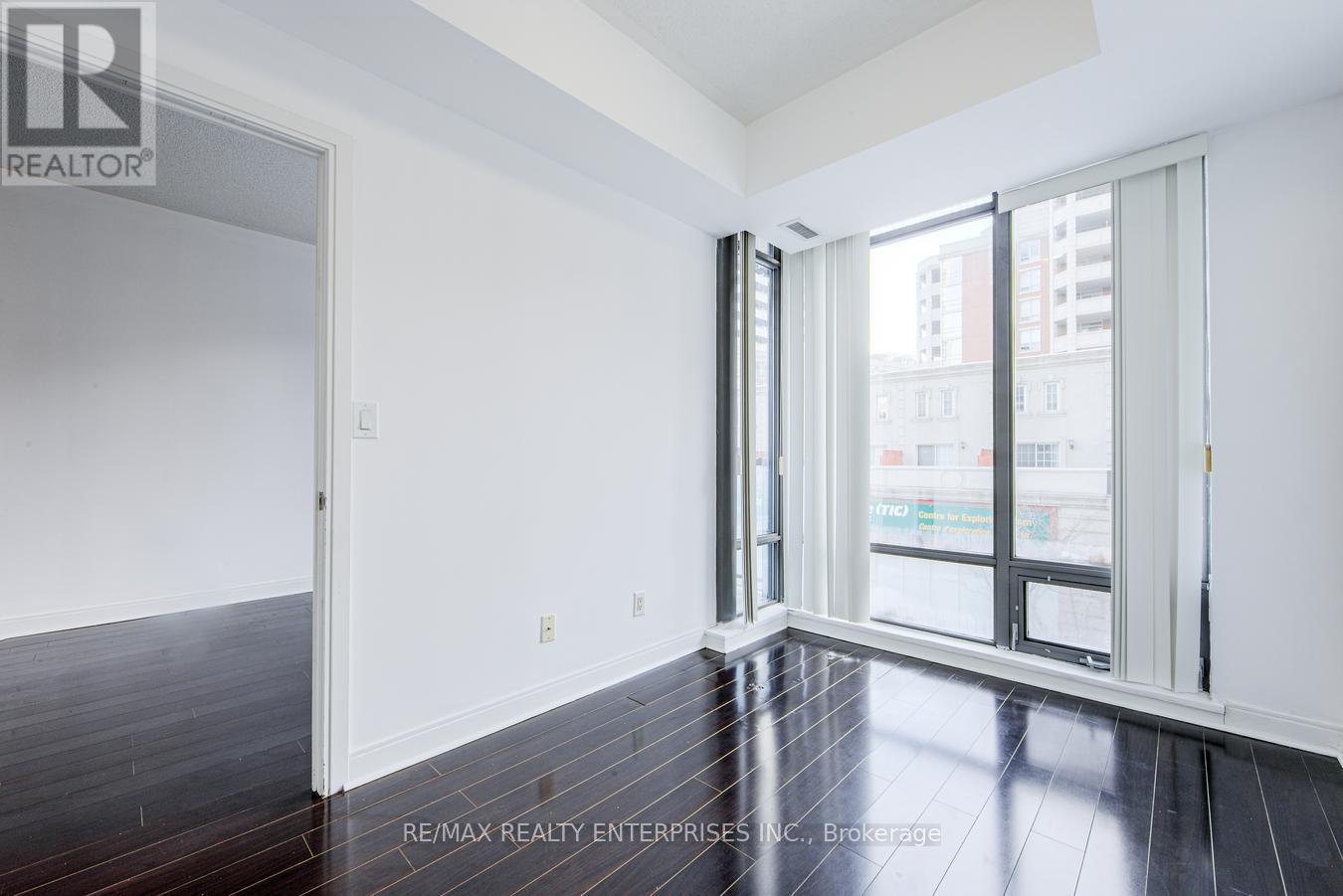 Photo 26 of 315 18 Yorkville Avenue, Toronto ON