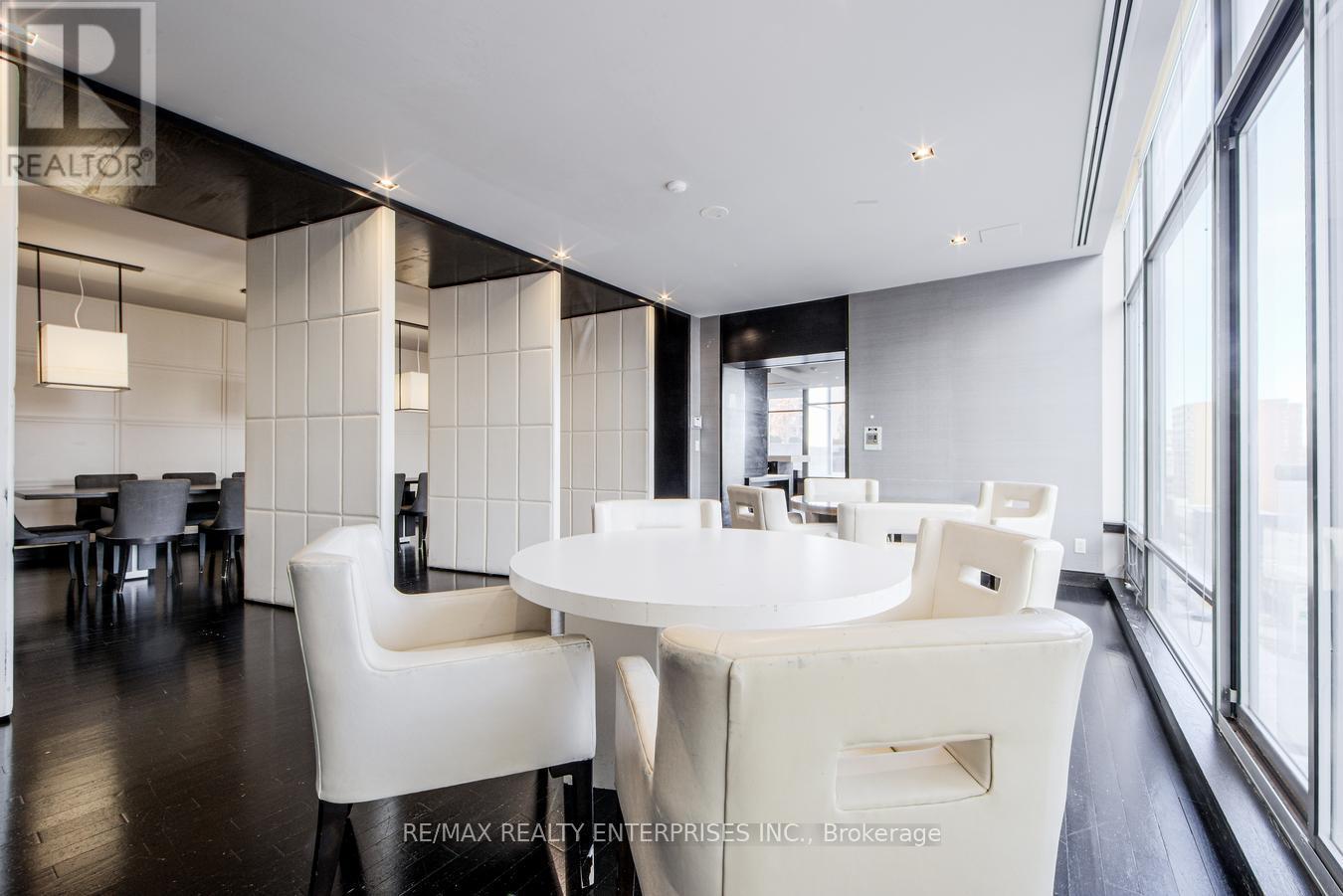 Photo 36 of 315 18 Yorkville Avenue, Toronto ON