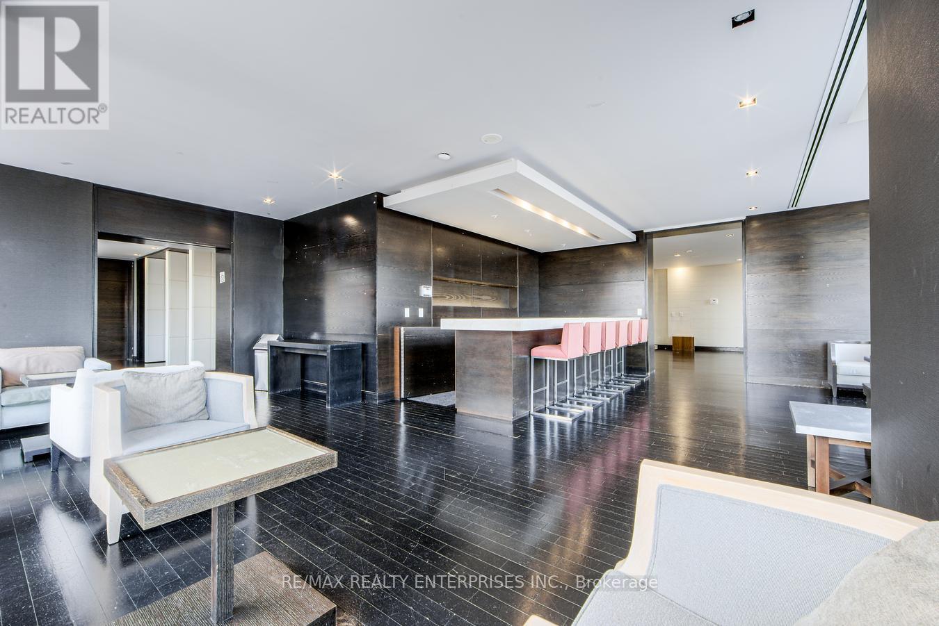 Photo 38 of 315 18 Yorkville Avenue, Toronto ON