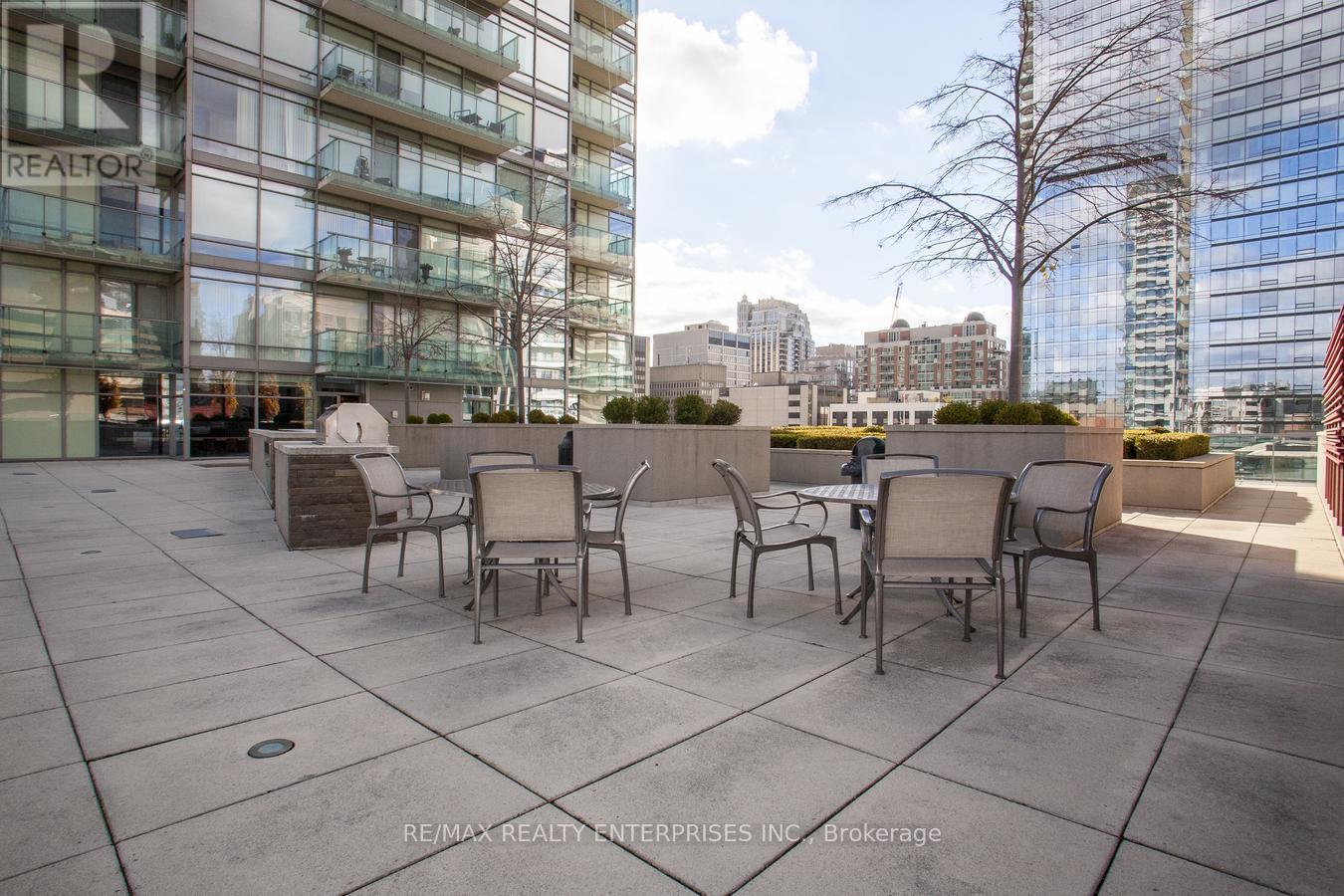 Photo 46 of 315 18 Yorkville Avenue, Toronto ON
