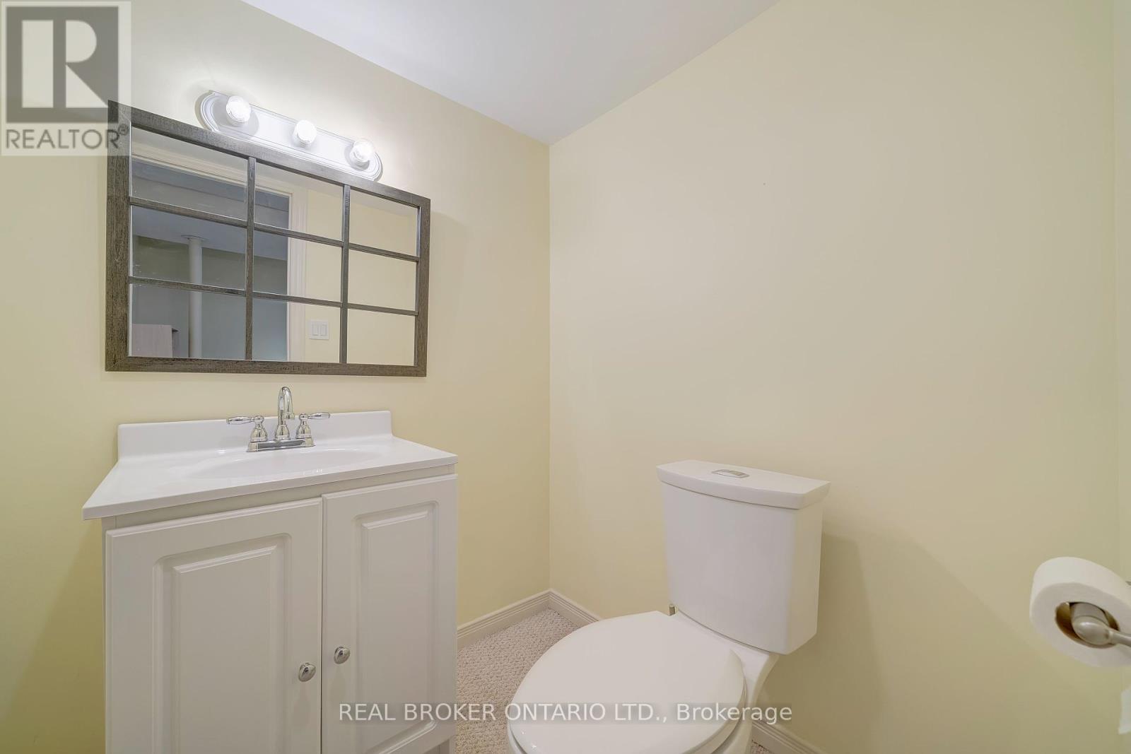 Photo 10 of 5689 Roseville Court, Burlington ON