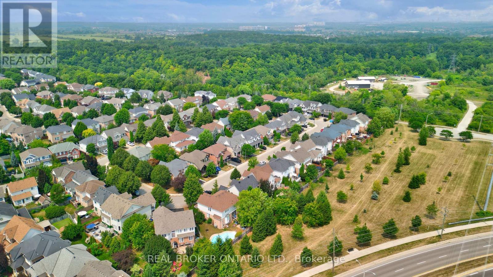 Photo 24 of 5689 Roseville Court, Burlington ON