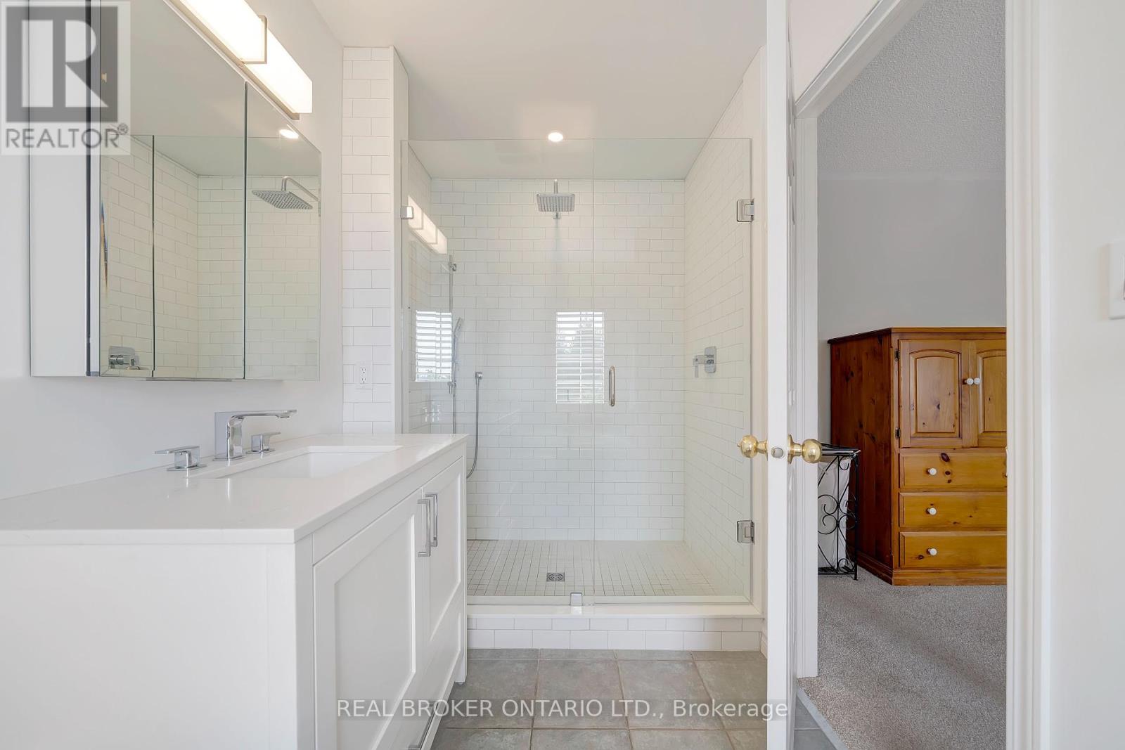 Photo 29 of 5689 Roseville Court, Burlington ON