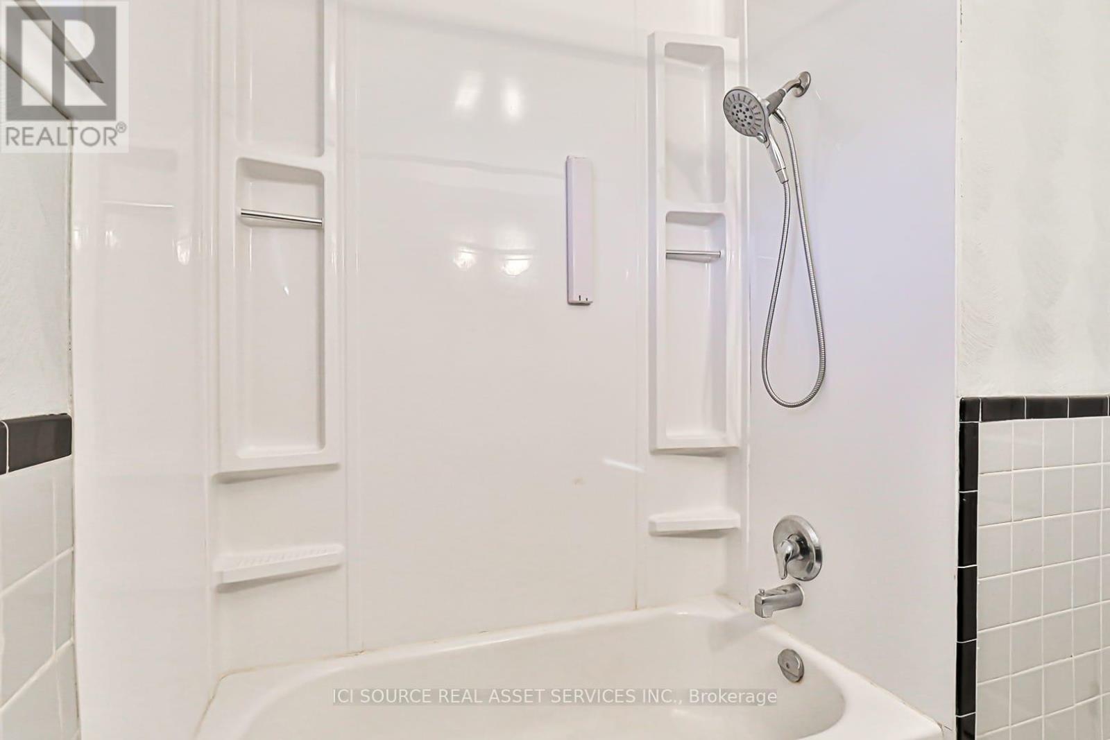 Photo 10 of Main Level 243 Montiel Road, Richmond Hill ON
