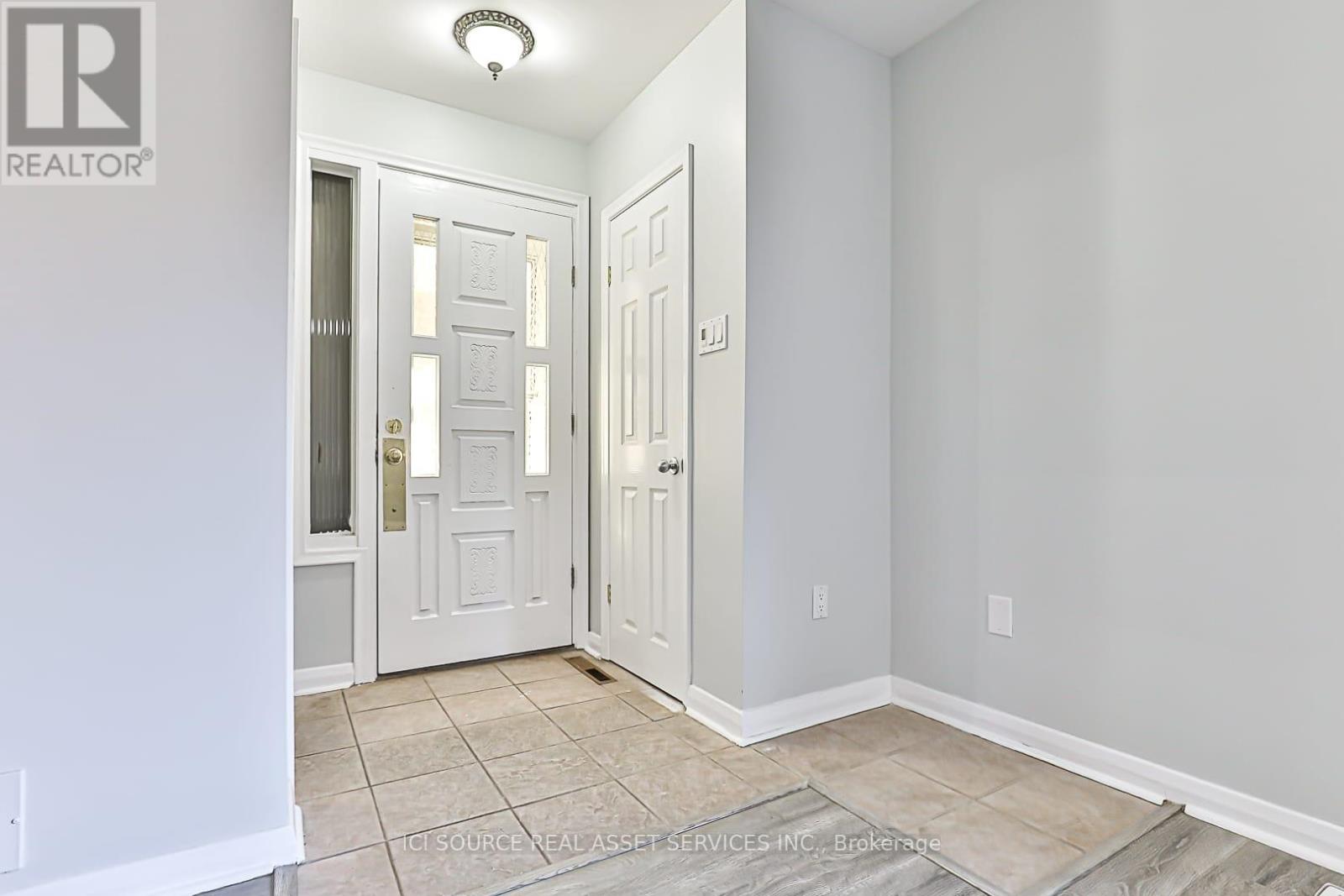 Photo 13 of Main Level 243 Montiel Road, Richmond Hill ON