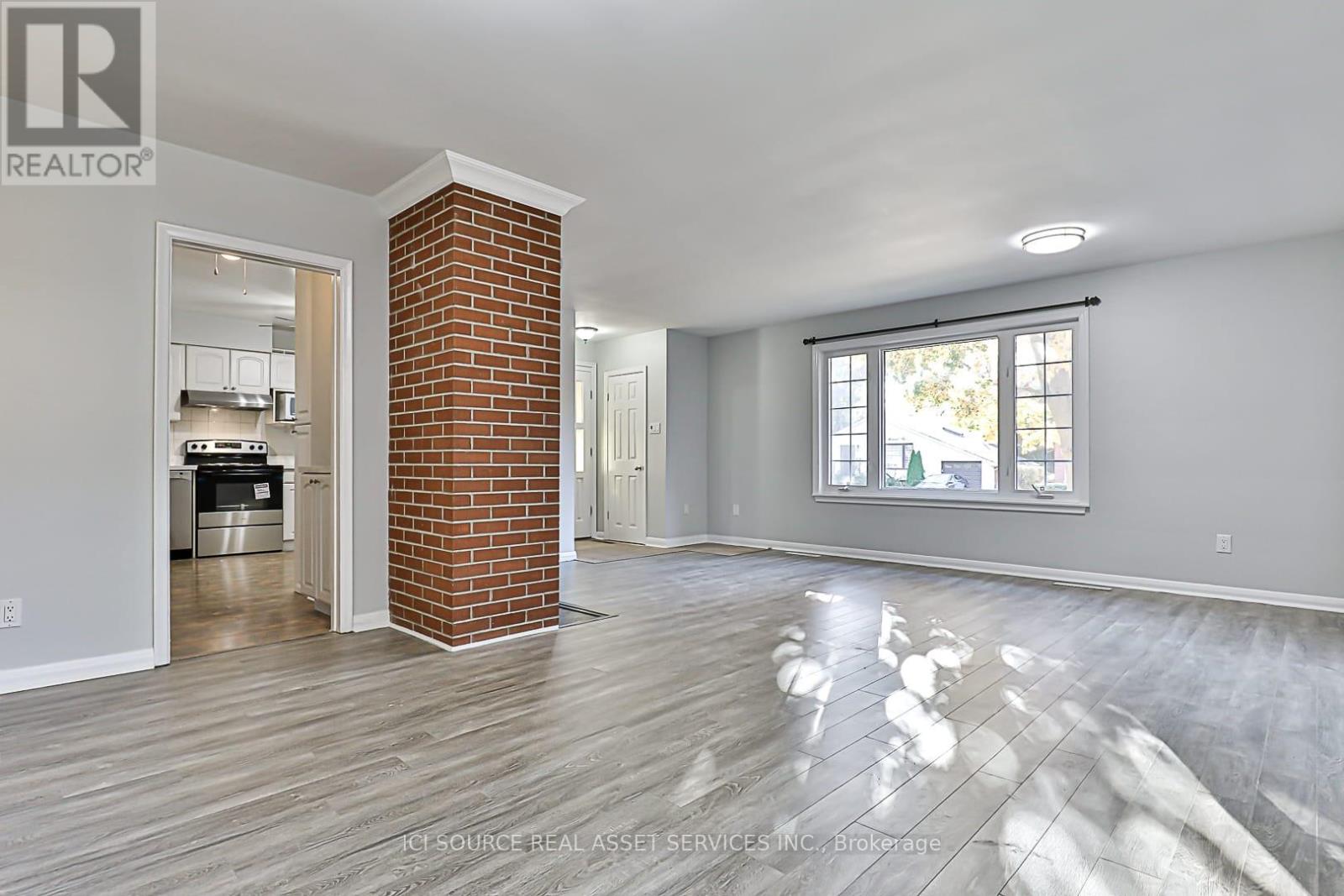 Photo 8 of Main Level 243 Montiel Road, Richmond Hill ON