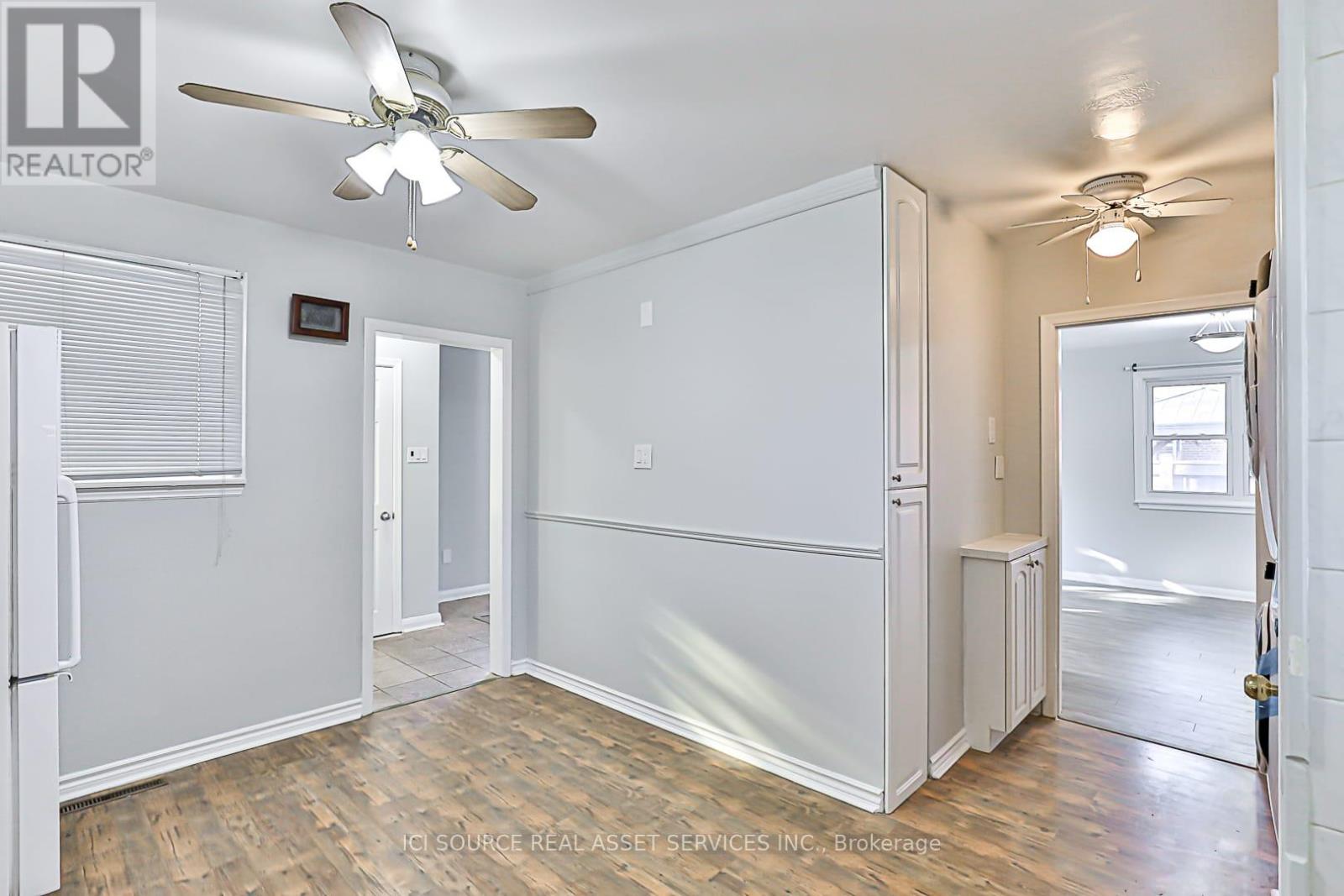 Photo 4 of Main Level 243 Montiel Road, Richmond Hill ON