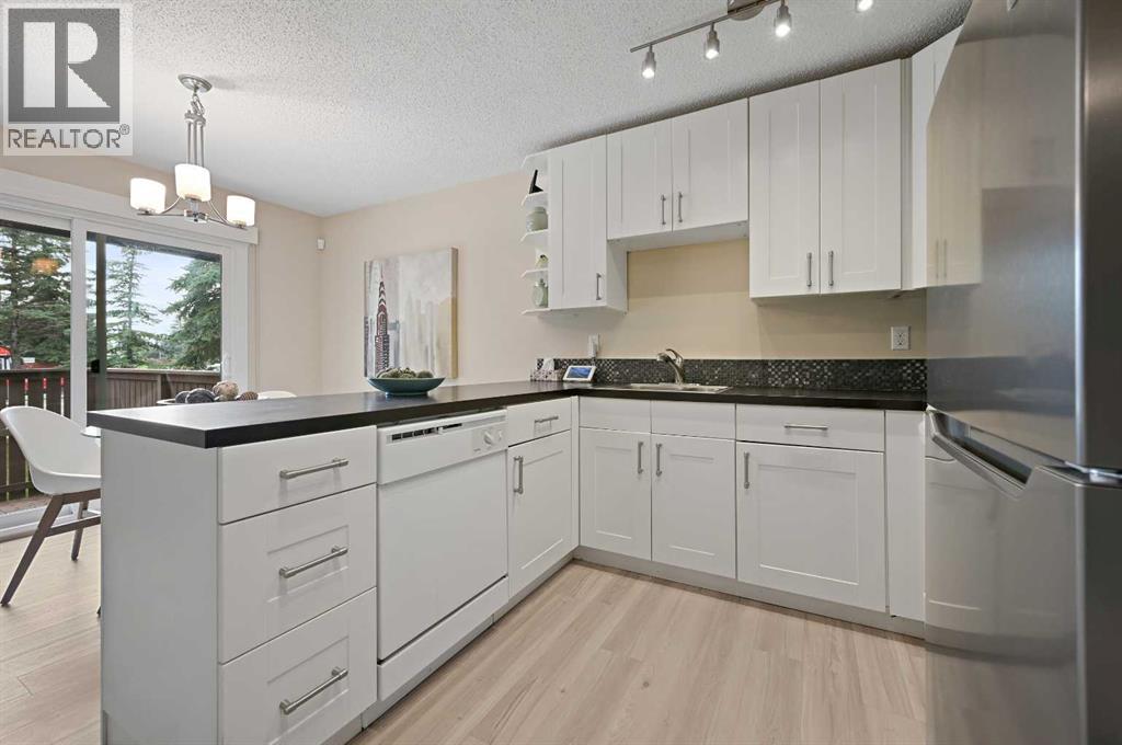 Single Family House for Sale in   Oakmoor Drive SW Palliser Calgary 