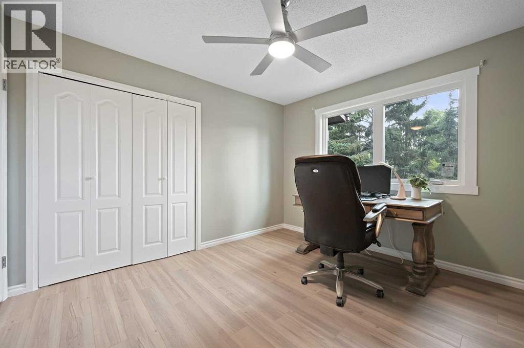 Single Family House for Sale in   Oakmoor Drive SW Palliser Calgary 