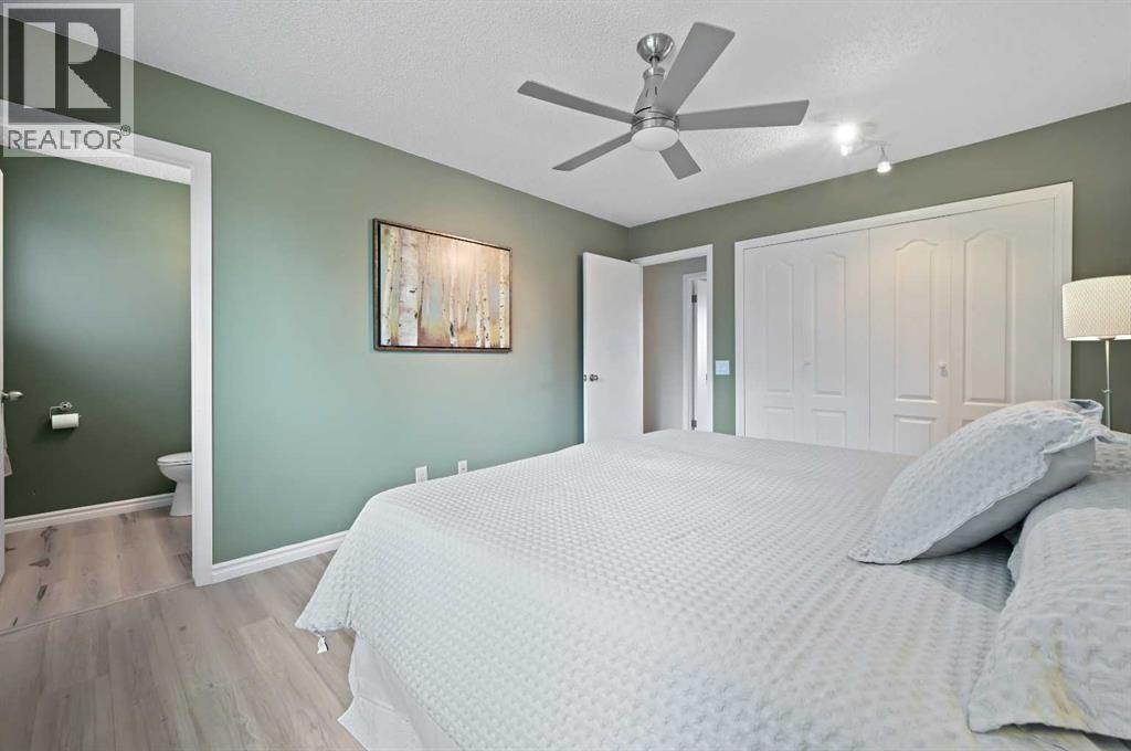 Single Family House for Sale in   Oakmoor Drive SW Palliser Calgary 
