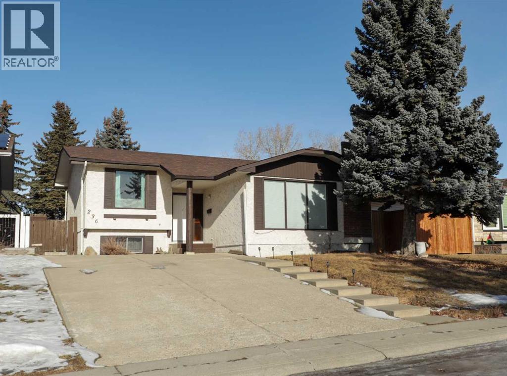 236 Pinetree Road NE, Calgary, Alberta