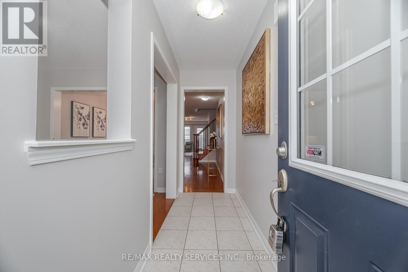 Photo 6 of 31 Georgian Road, Brampton ON