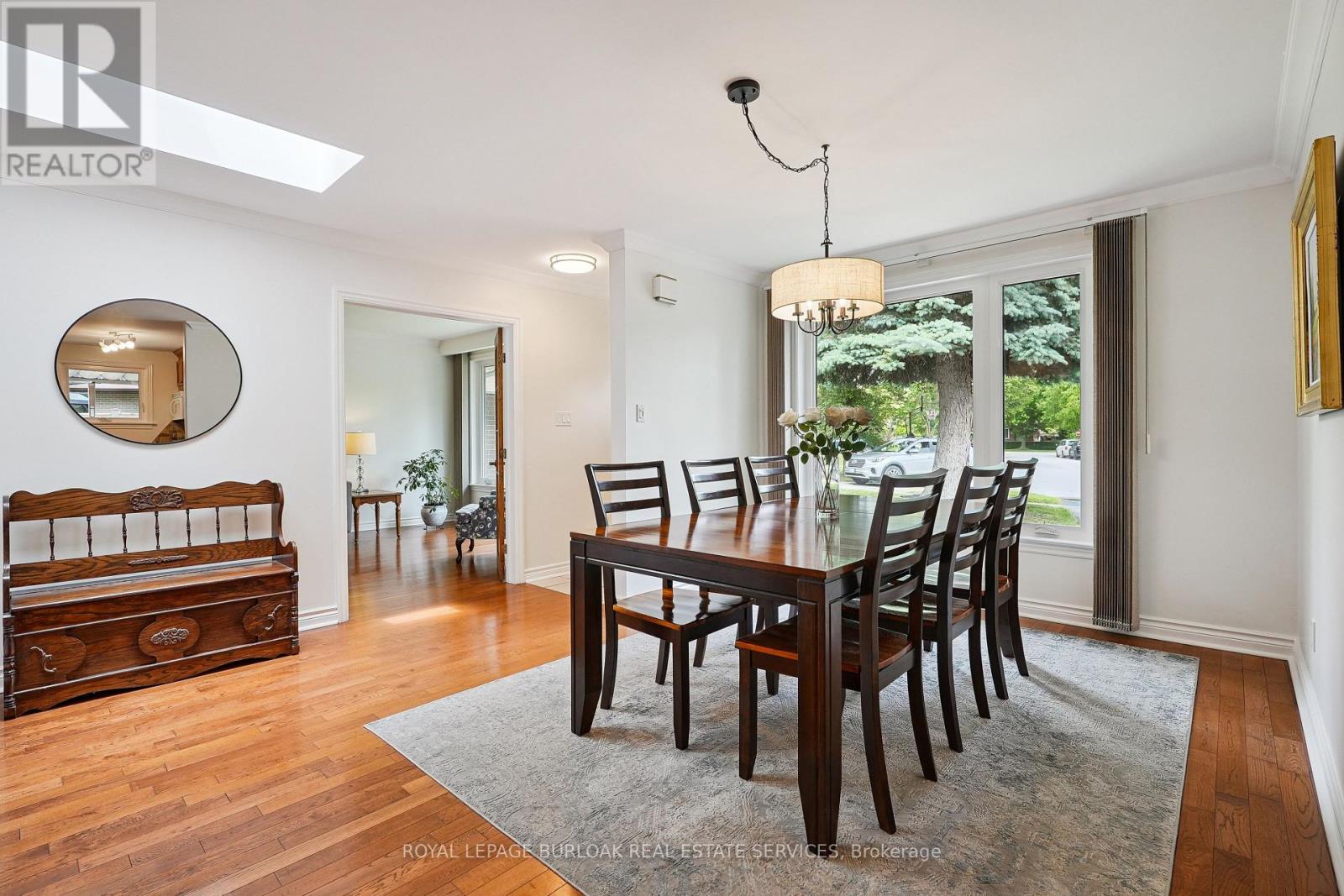 Photo 11 of 2091 Hartington Court, Mississauga ON