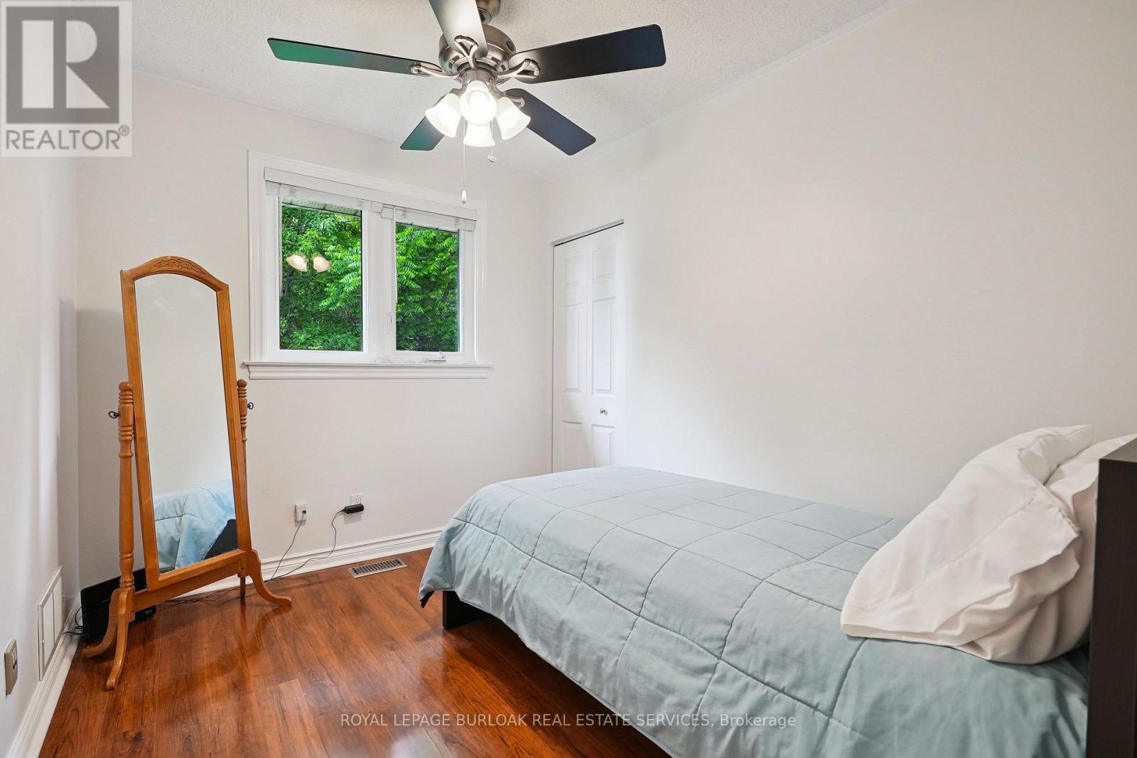 Photo 17 of 2091 Hartington Court, Mississauga ON