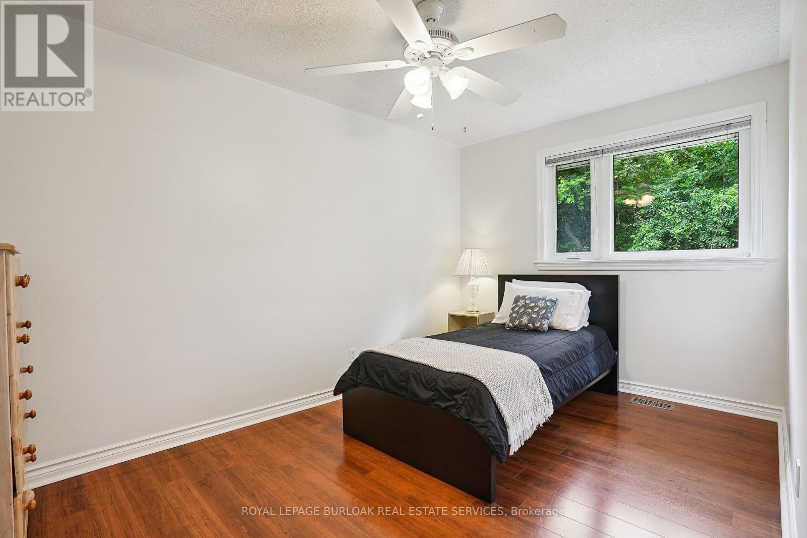 Photo 18 of 2091 Hartington Court, Mississauga ON