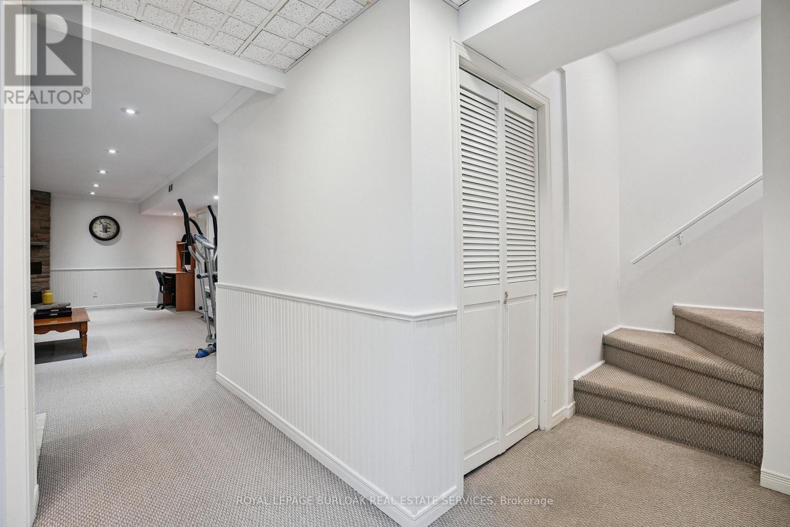 Photo 21 of 2091 Hartington Court, Mississauga ON