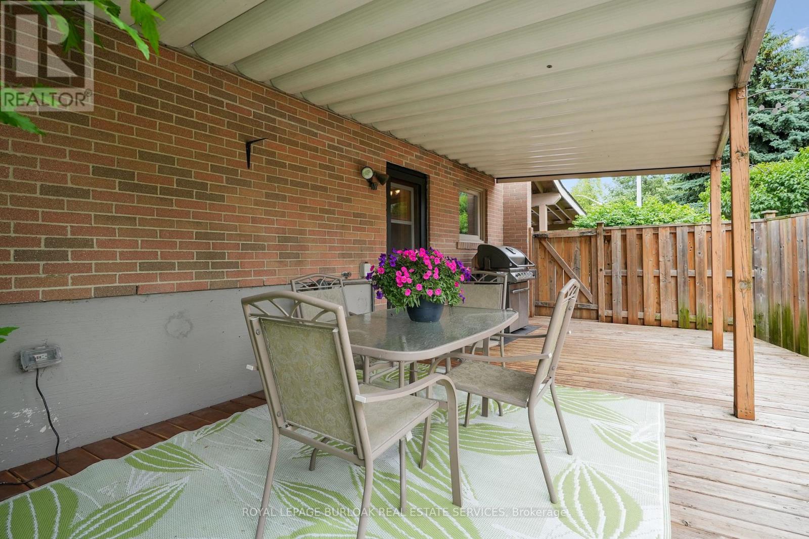 Photo 29 of 2091 Hartington Court, Mississauga ON