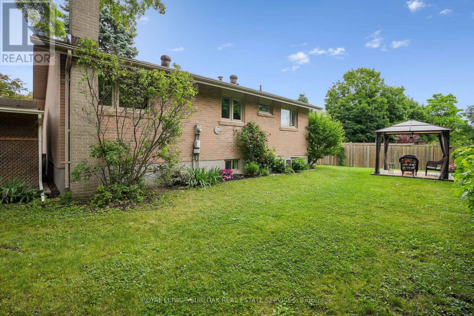 Photo 33 of 2091 Hartington Court, Mississauga ON