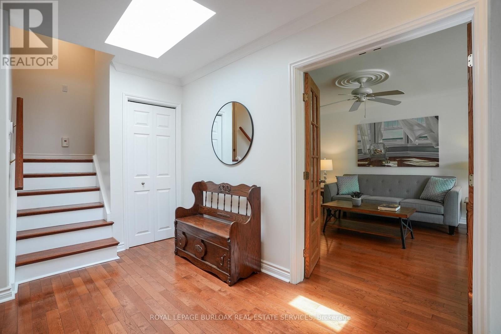Photo 6 of 2091 Hartington Court, Mississauga ON