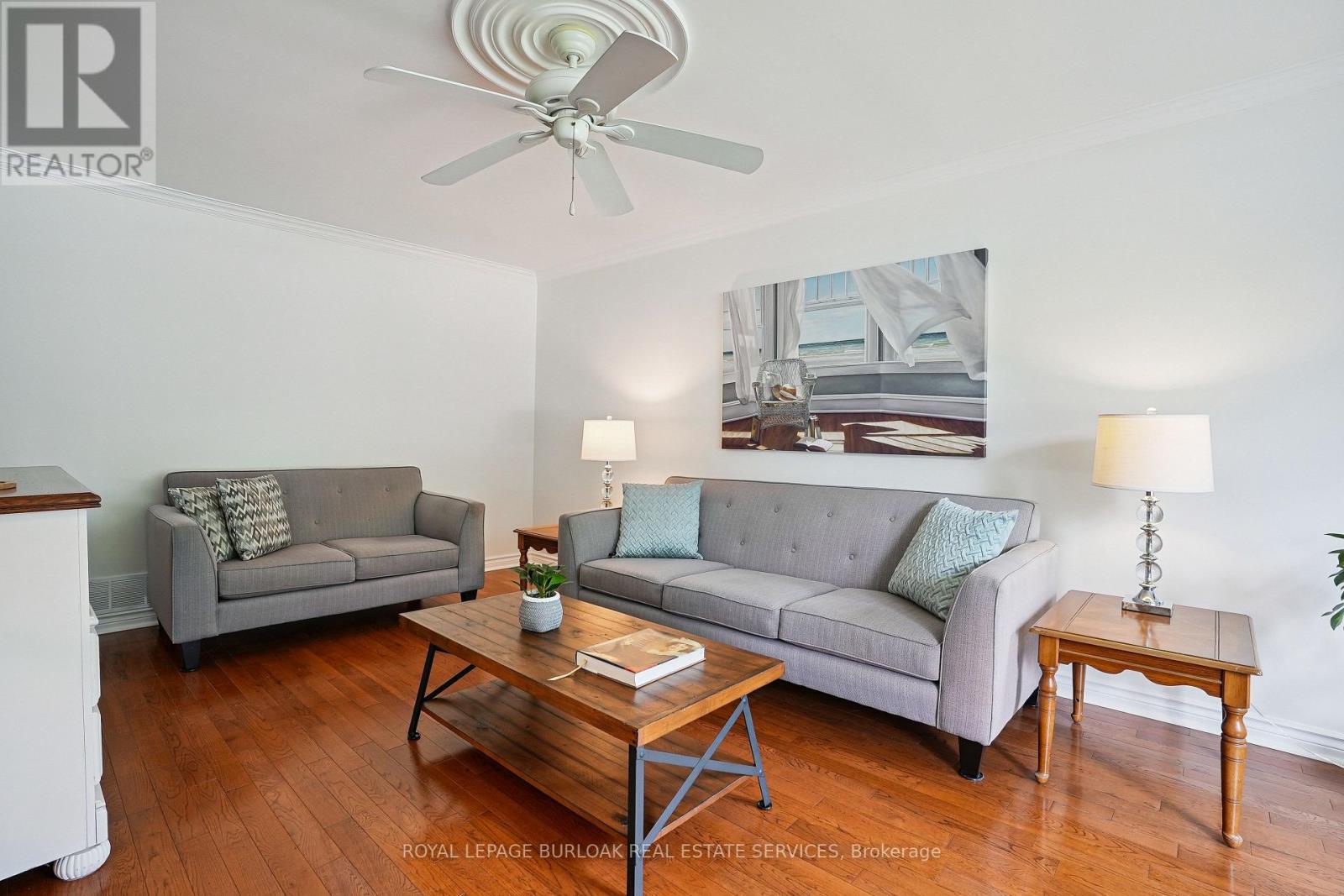Photo 7 of 2091 Hartington Court, Mississauga ON