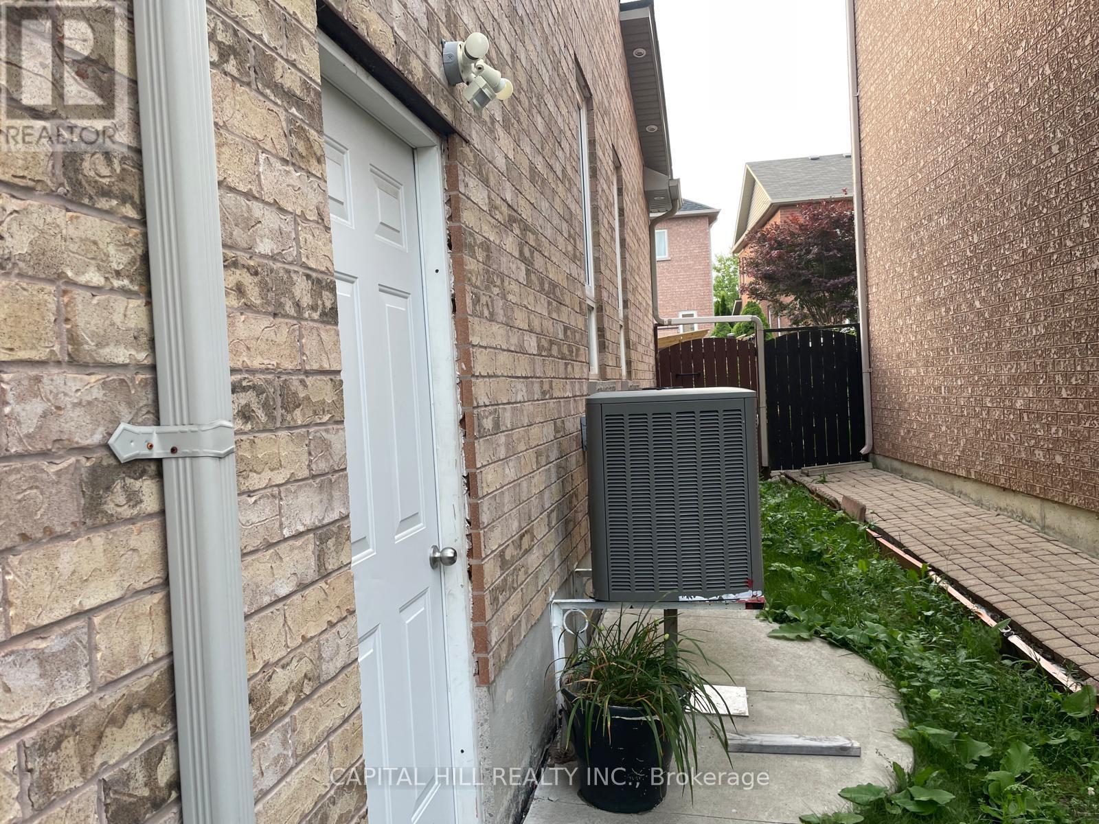 Photo 3 of Basement 58 Pergola Way, Brampton ON
