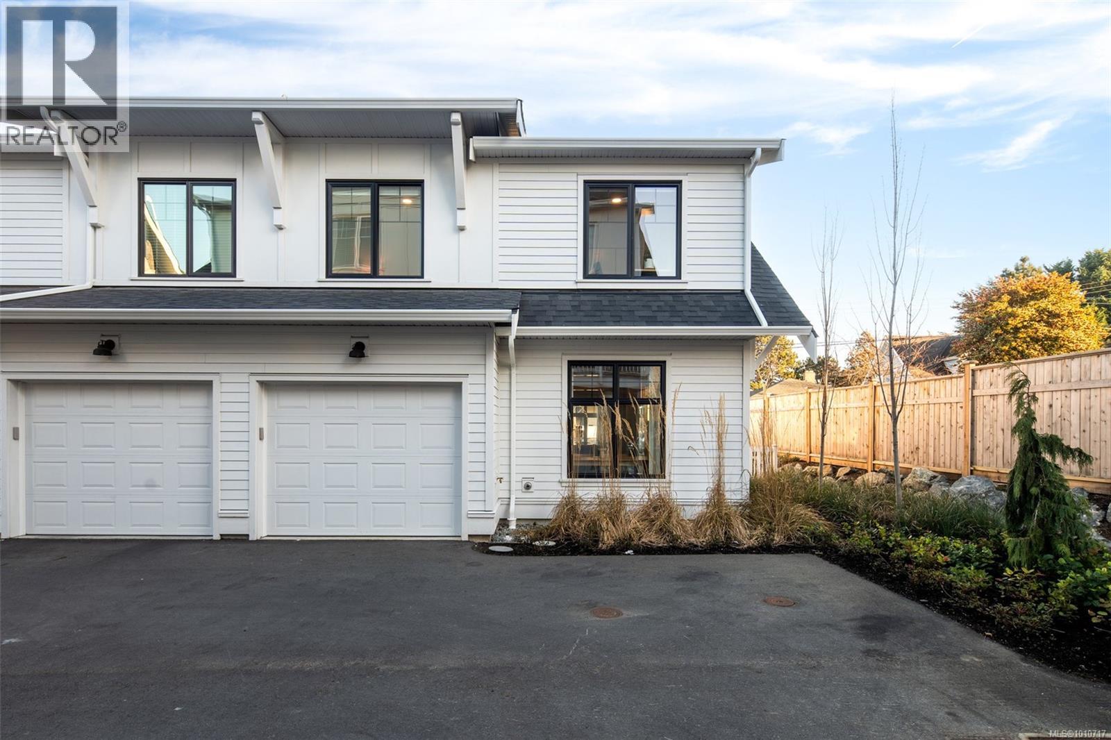 Photo 33 of 1 3080 Washington Ave, Victoria BC