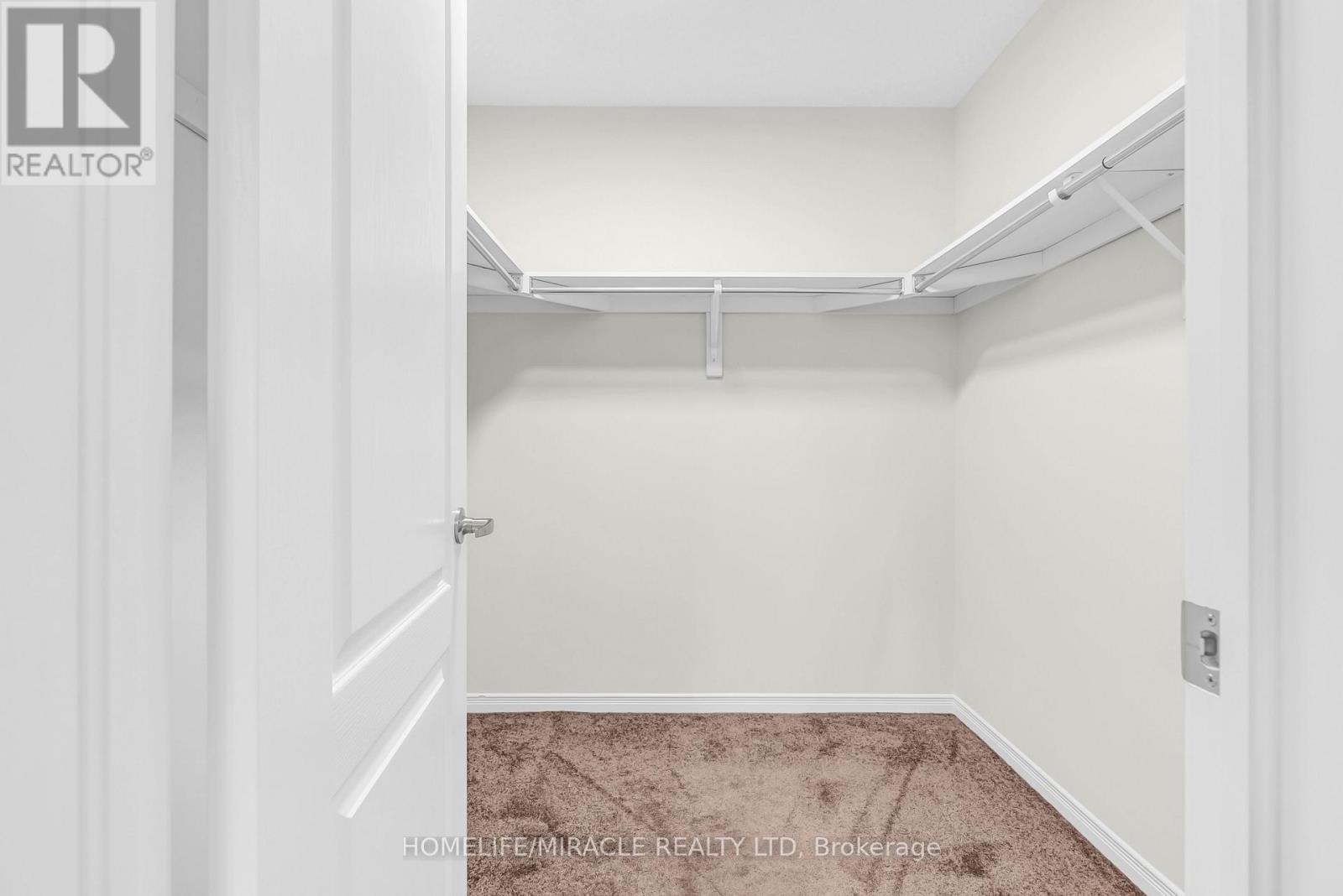 Photo 27 of 23 Royal Coachman Way, Hamilton ON
