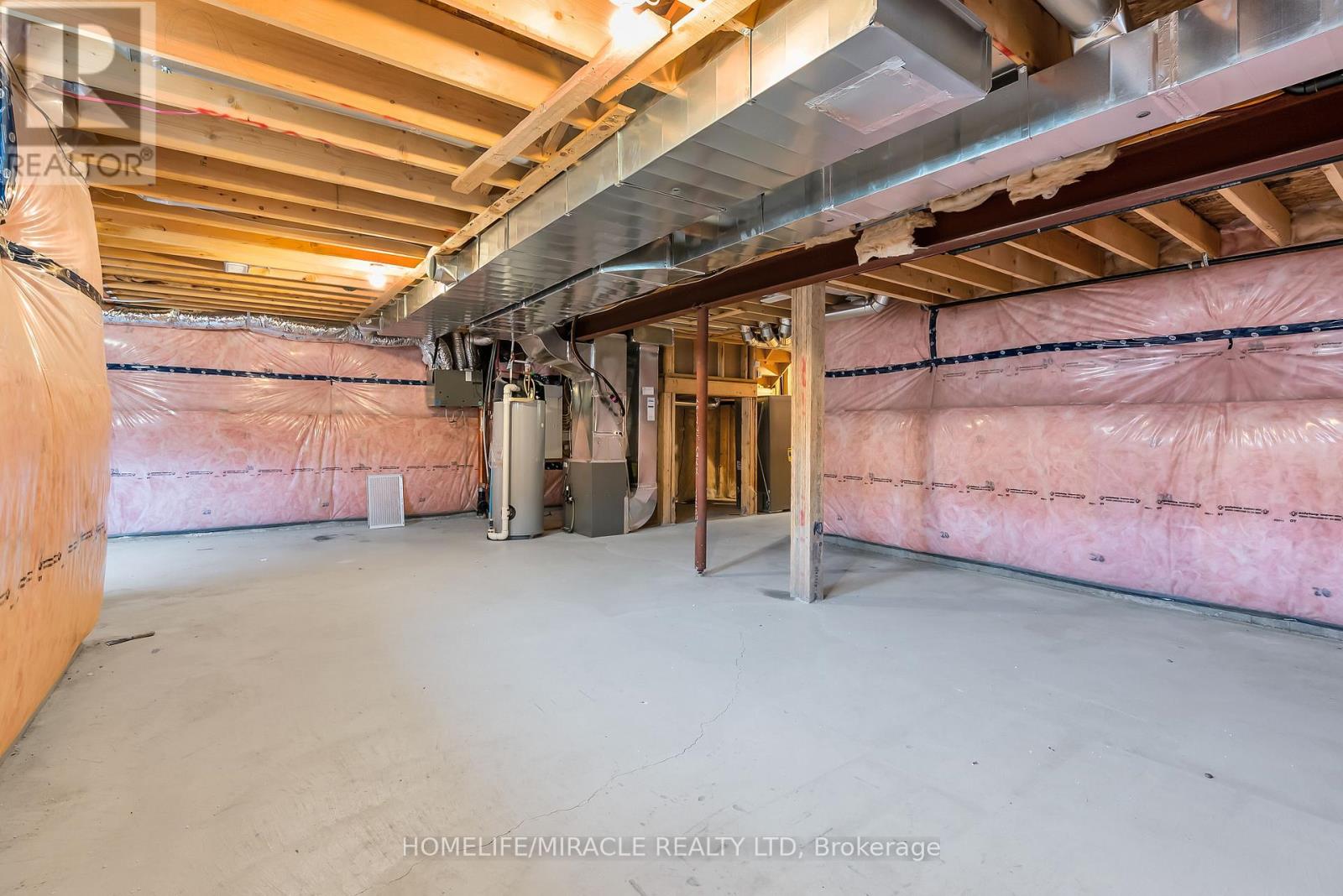 Photo 42 of 23 Royal Coachman Way, Hamilton ON