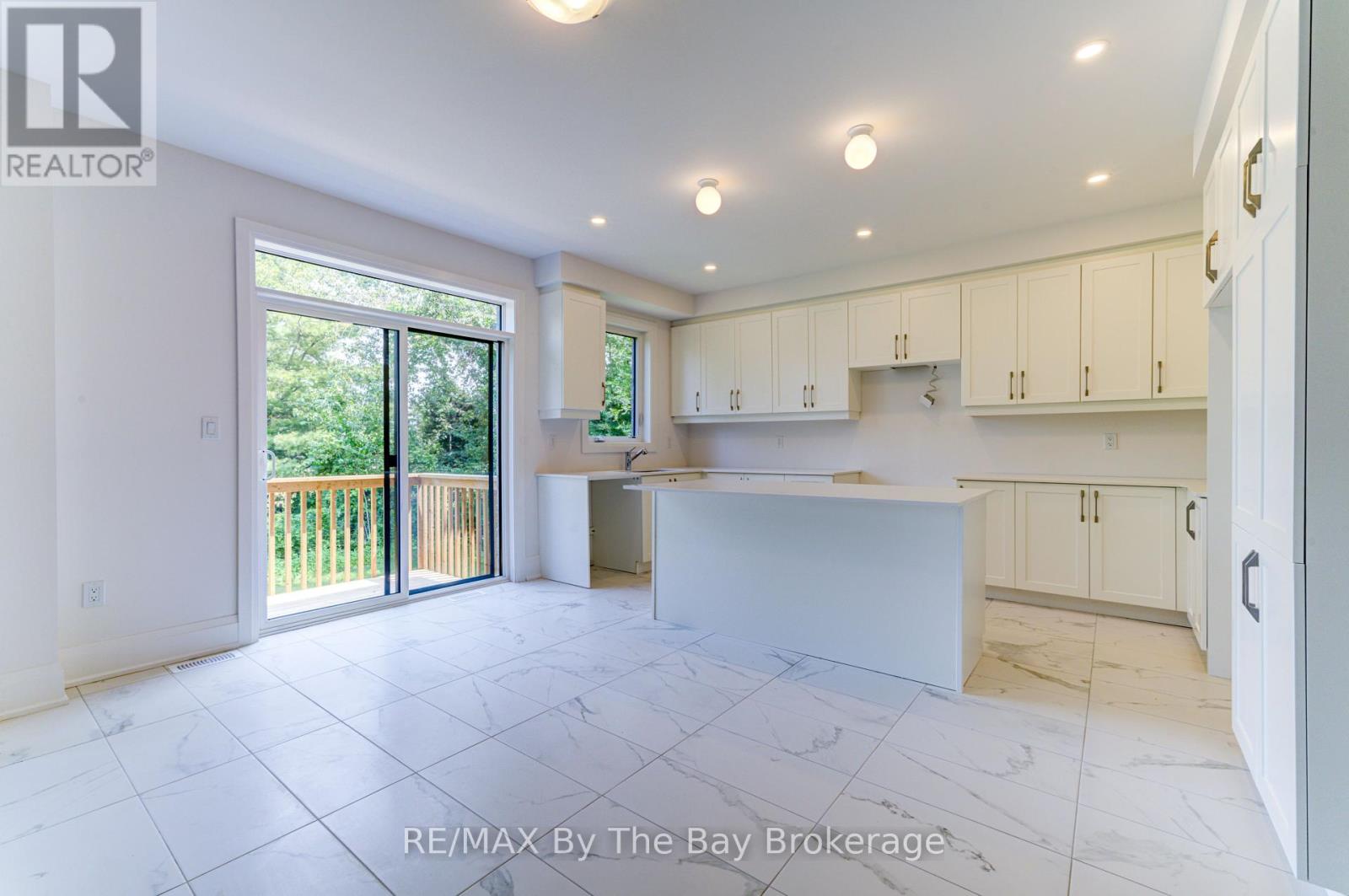 Photo 32 of 13 Emerald Street, Wasaga Beach ON