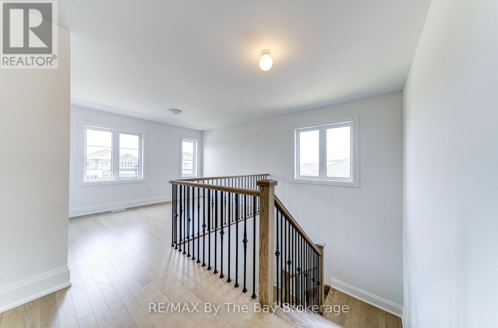 Photo 5 of 13 Emerald Street, Wasaga Beach ON